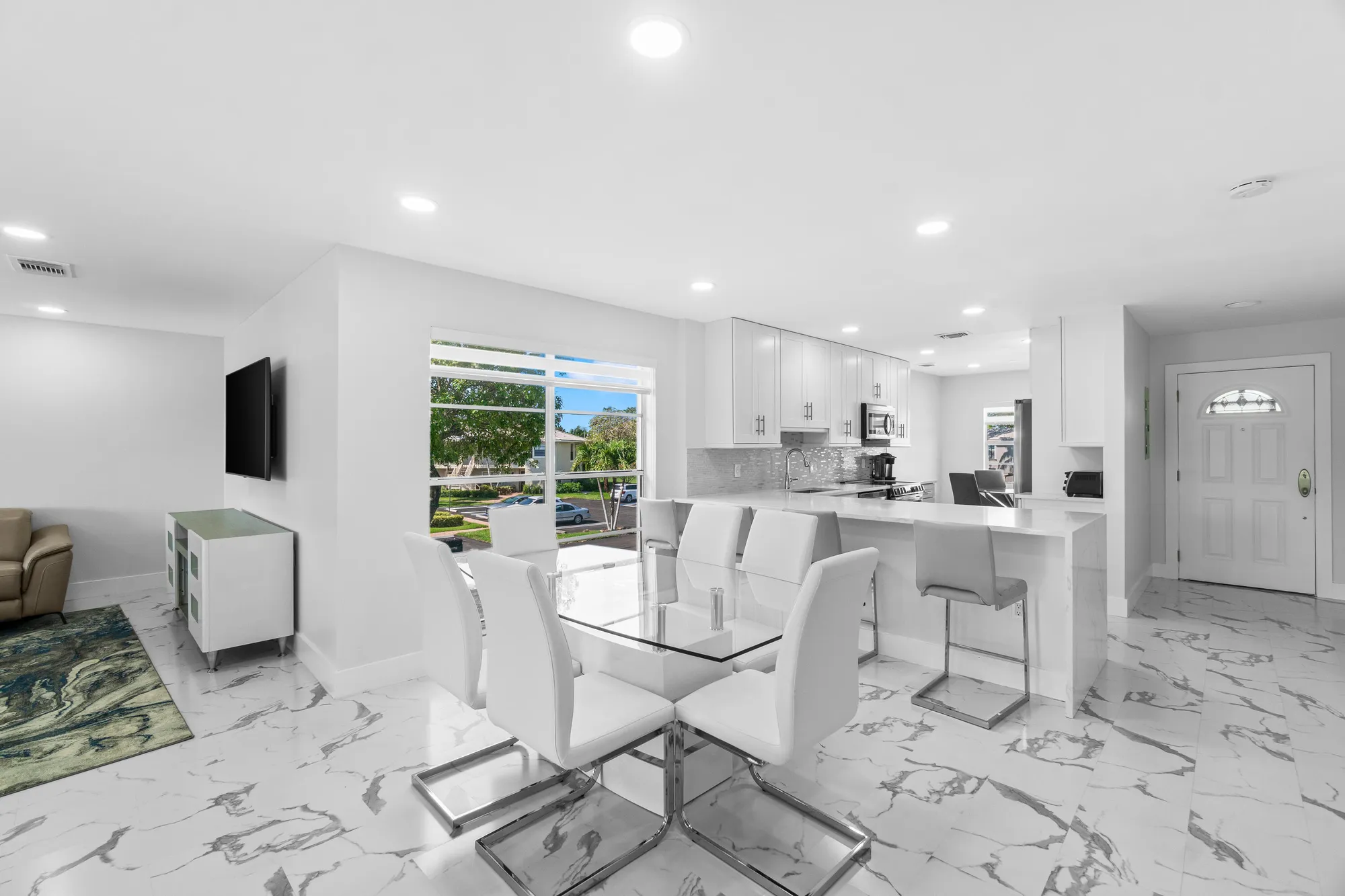 Property Slideshow image 12 of 70 | 6 stratford dr d, Boynton Beach, FL, 33436