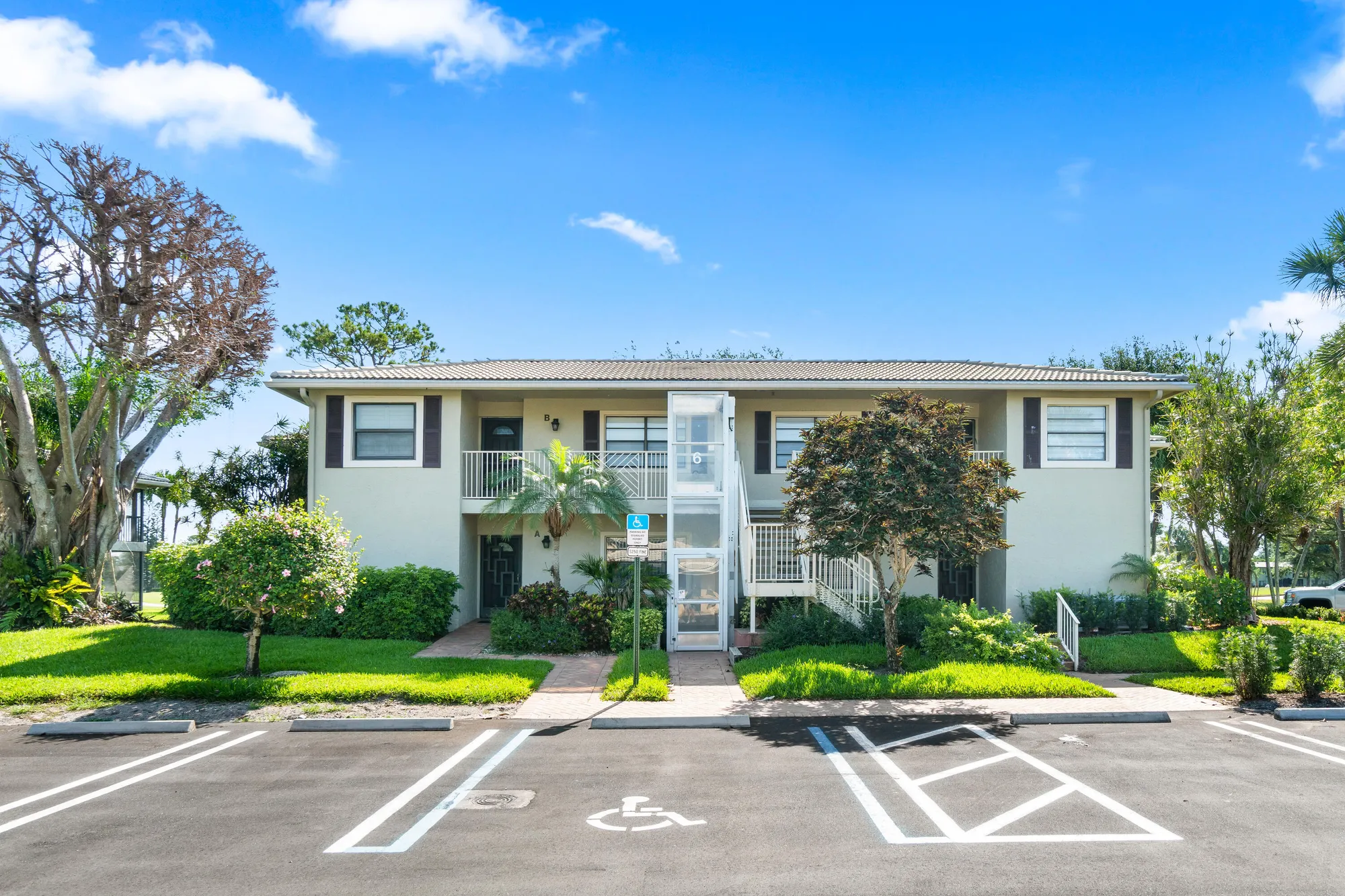 Property Slideshow image 26 of 70 | 6 stratford dr d, Boynton Beach, FL, 33436