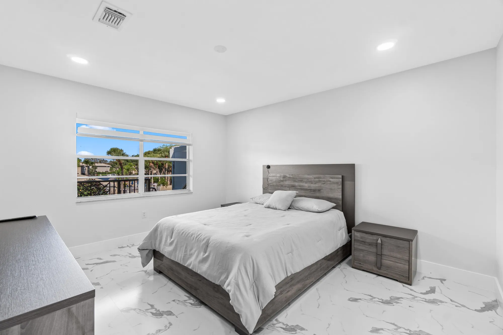 Property Slideshow image 22 of 70 | 6 stratford dr d, Boynton Beach, FL, 33436