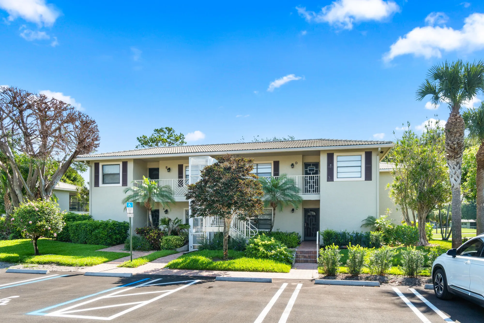 Property Slideshow image 30 of 70 | 6 stratford dr d, Boynton Beach, FL, 33436