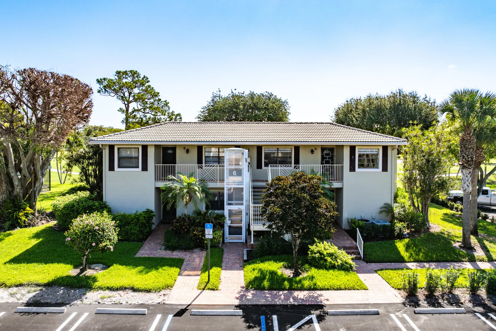 Property Slideshow image 32 of 70 | 6 stratford dr d, Boynton Beach, FL, 33436