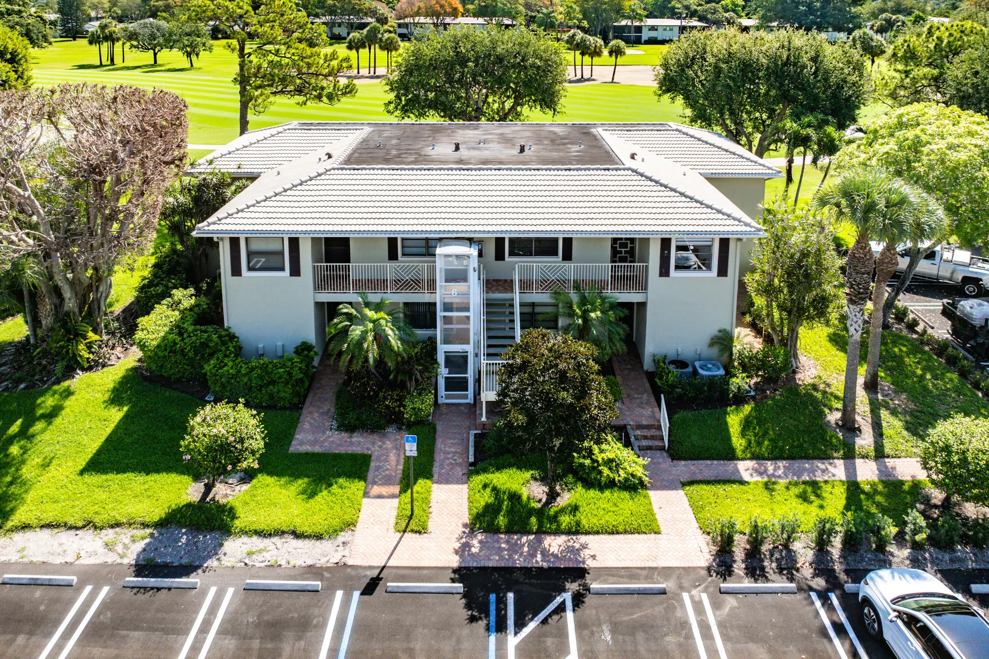 Property Slideshow image 33 of 70 | 6 stratford dr d, Boynton Beach, FL, 33436
