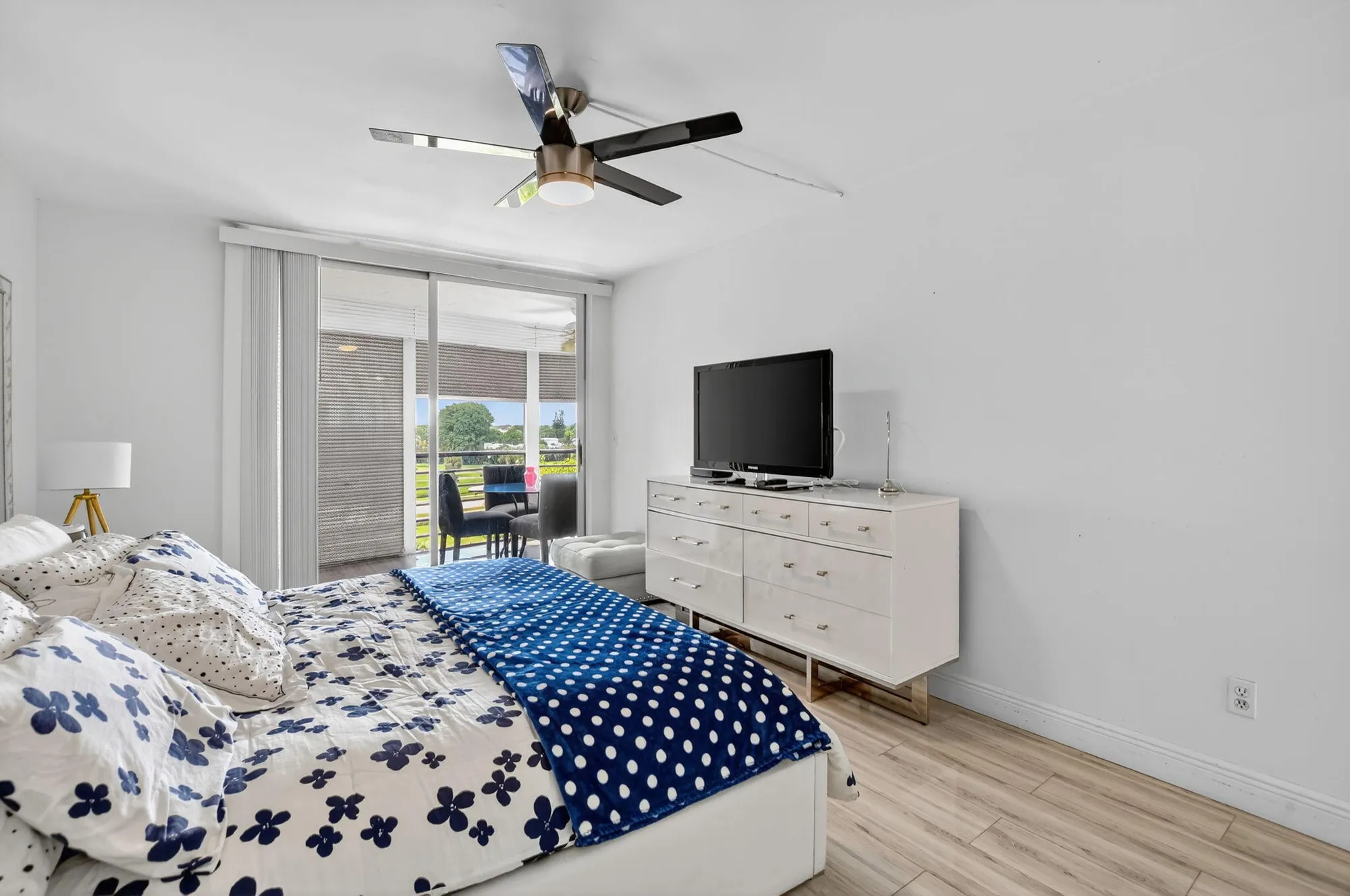 Property Slideshow image 17 of 30 | 23277 barwood ln 403, Boca Raton, FL, 33428