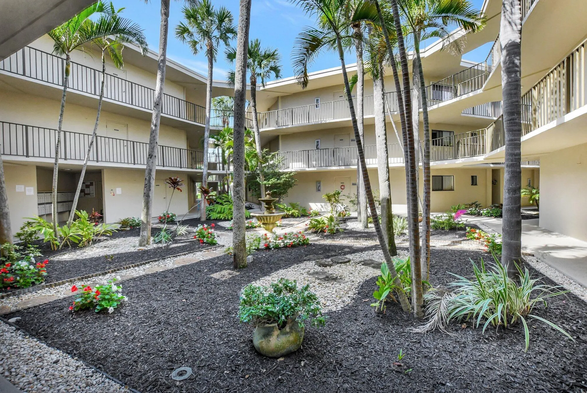Property Slideshow image 1 of 49 | 5340 las verdes cir 208, Delray Beach, FL, 33484