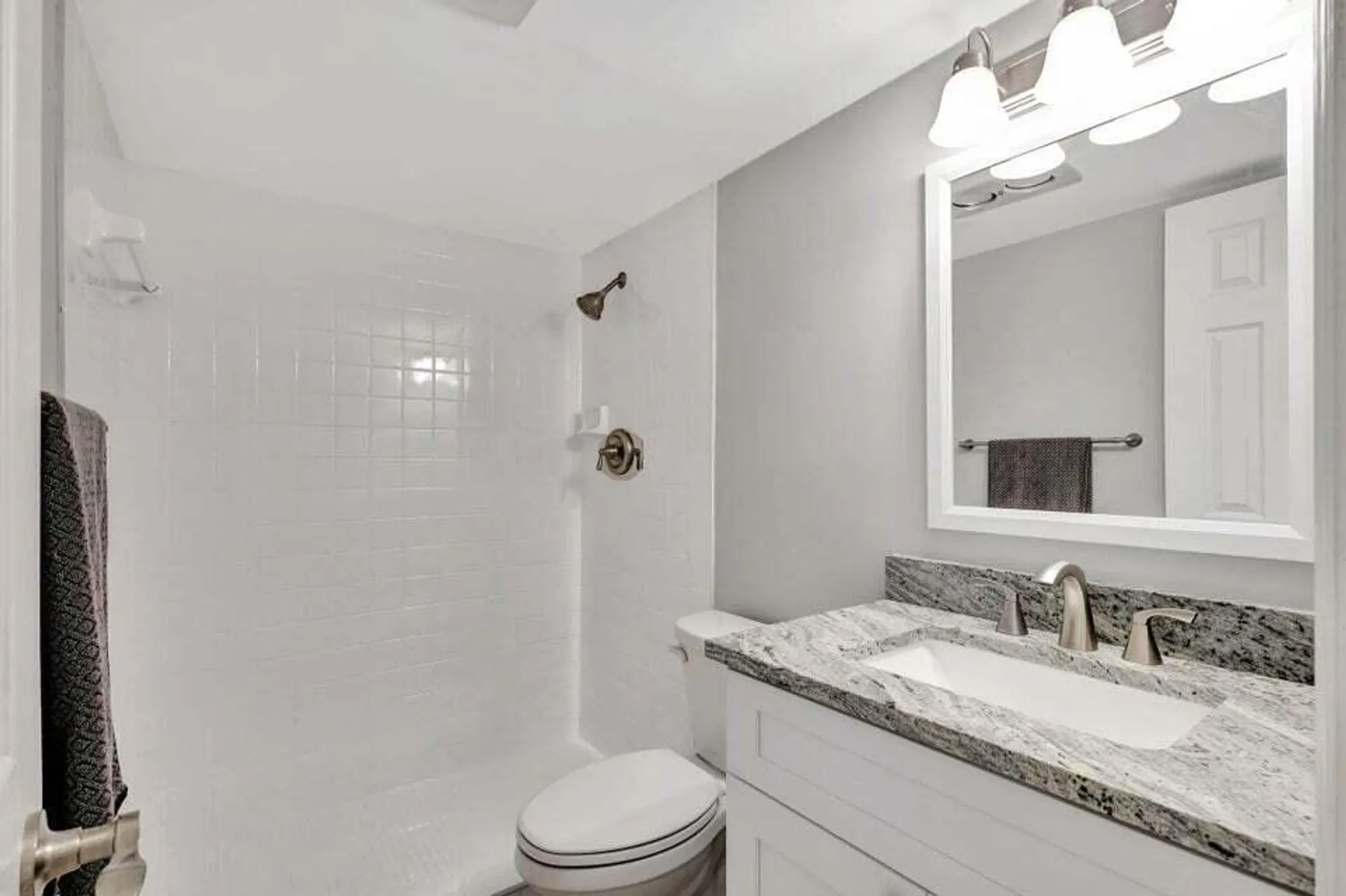 Property Slideshow image 15 of 34 | 27 camden b, West Palm Beach, FL, 33417