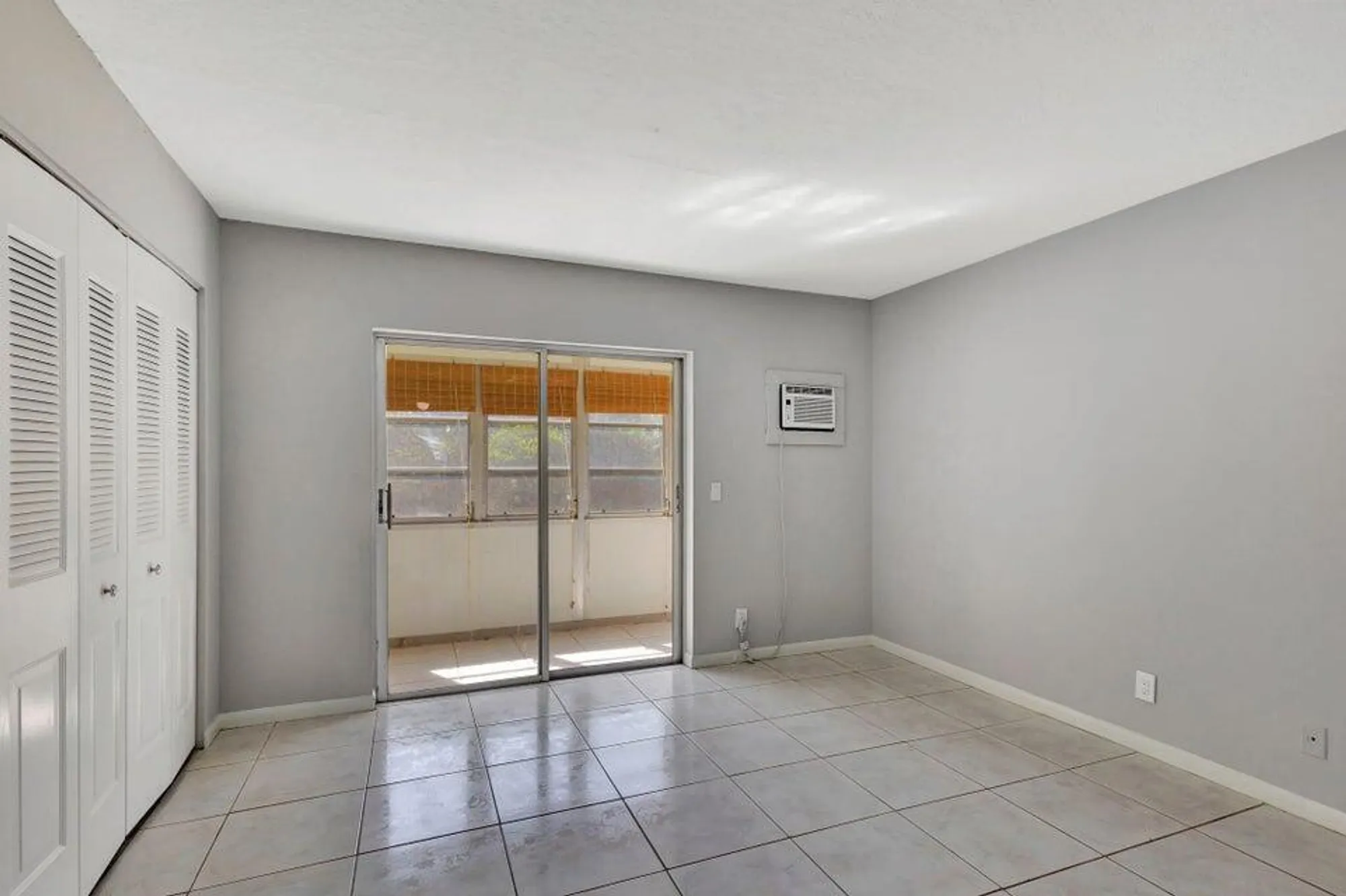 Property Slideshow image 18 of 34 | 27 camden b, West Palm Beach, FL, 33417