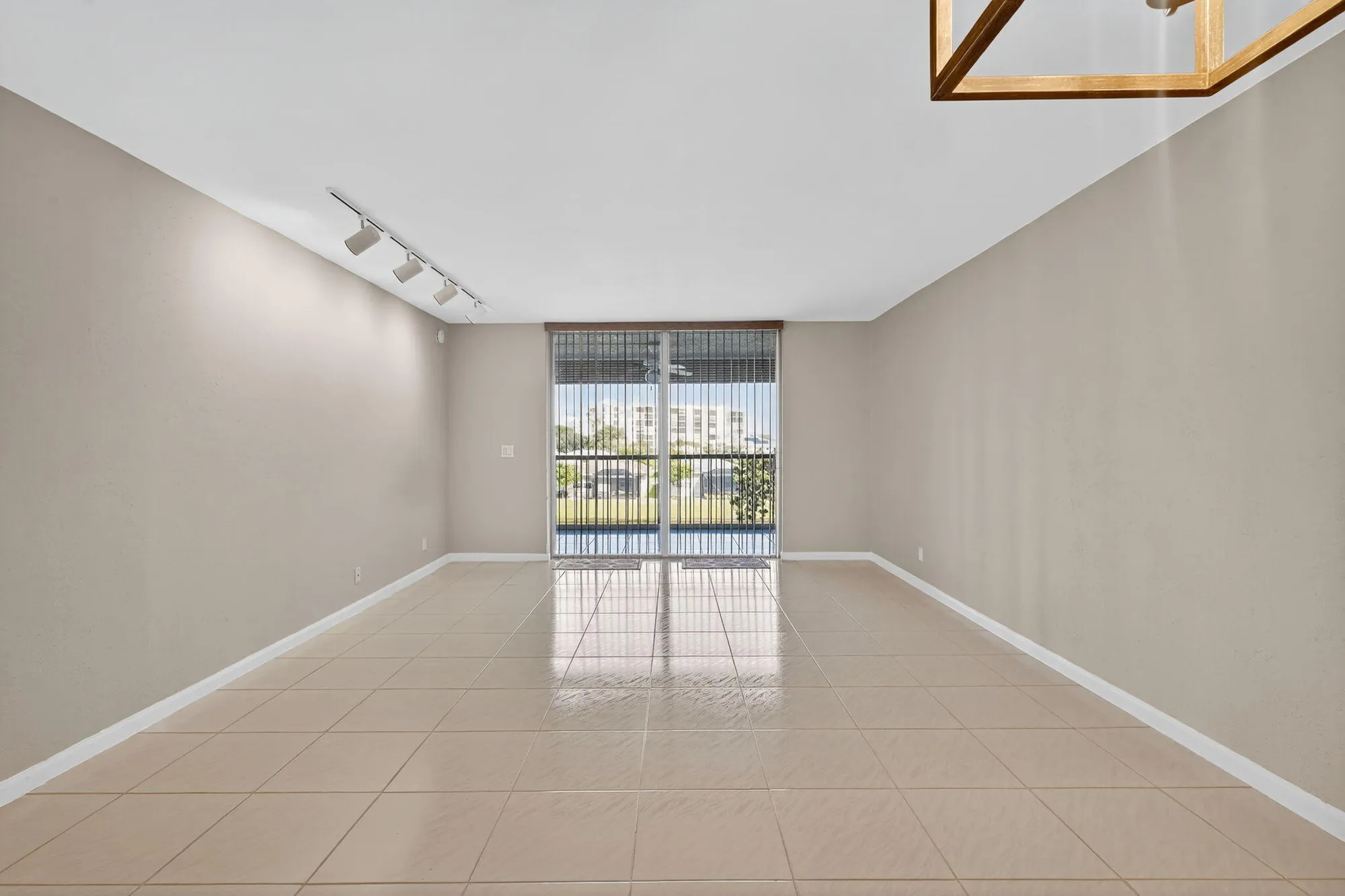 Property Slideshow image 9 of 41 | 14747 cumberland dr 3010, Delray Beach, FL, 33446