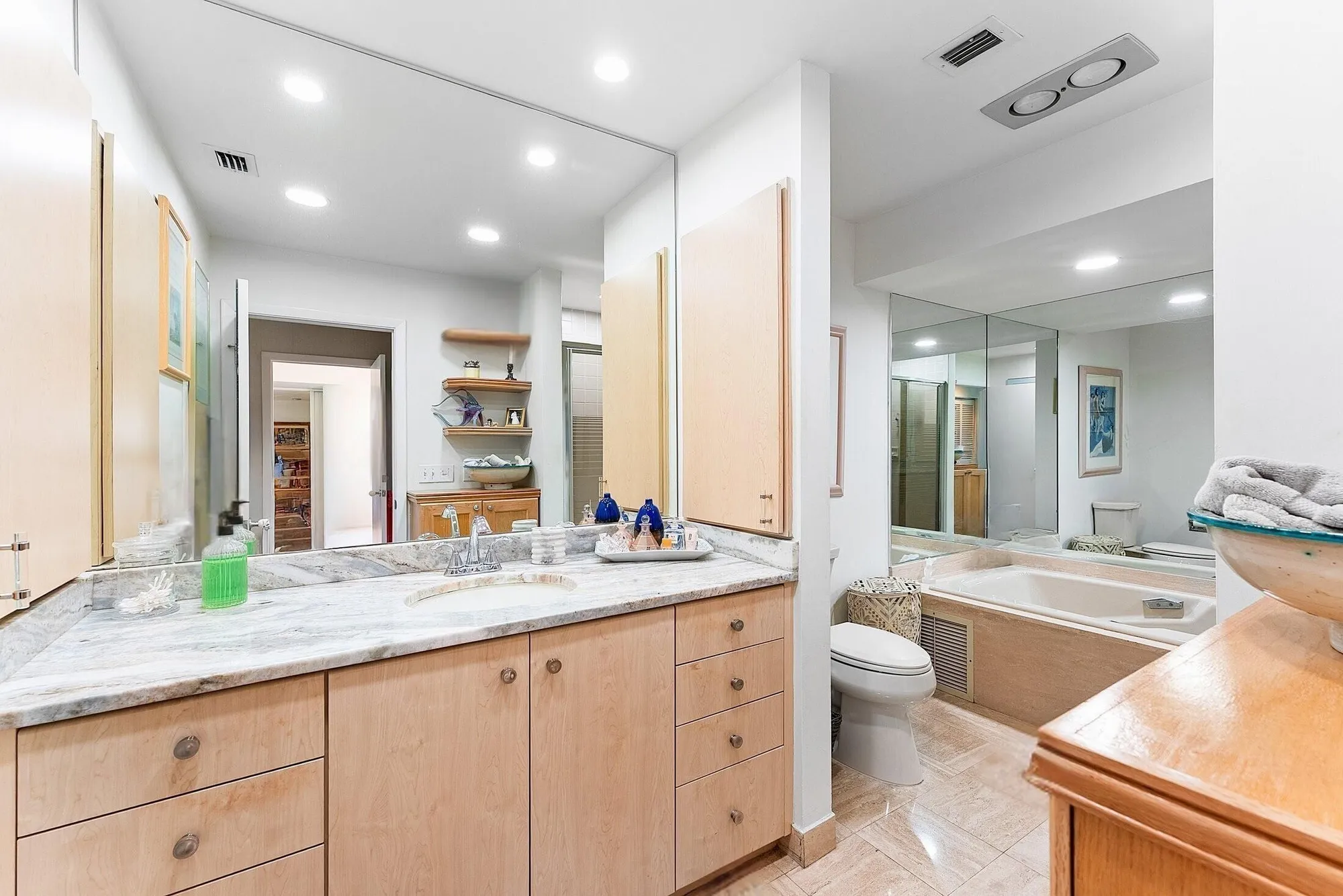 Property Slideshow image 18 of 56 | 27 eastgate dr b, Boynton Beach, FL, 33436