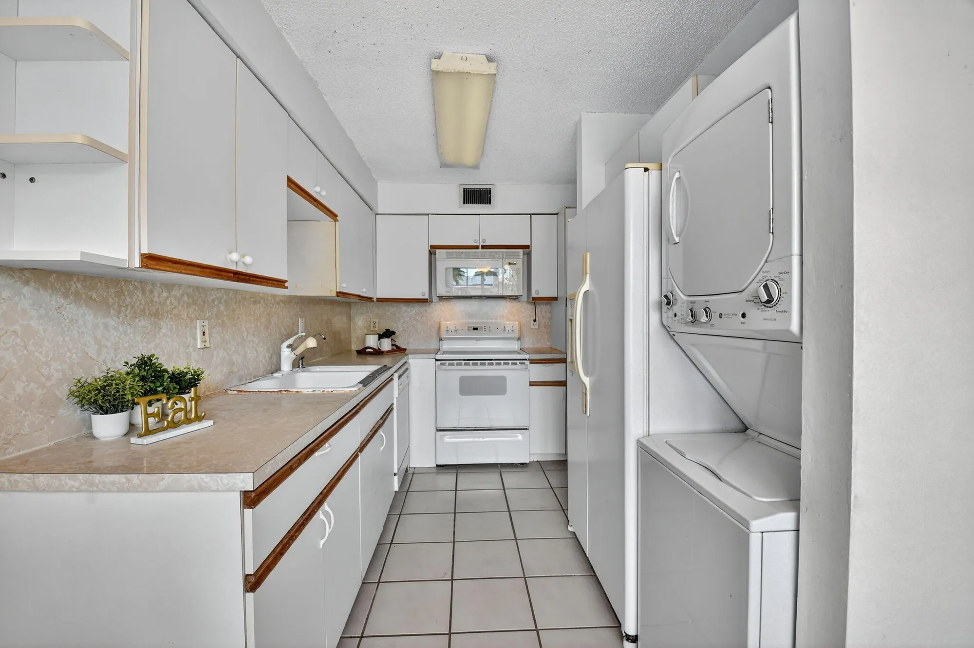 Property Slideshow image 2 of 27 | 13682 via flora d, Delray Beach, FL, 33484