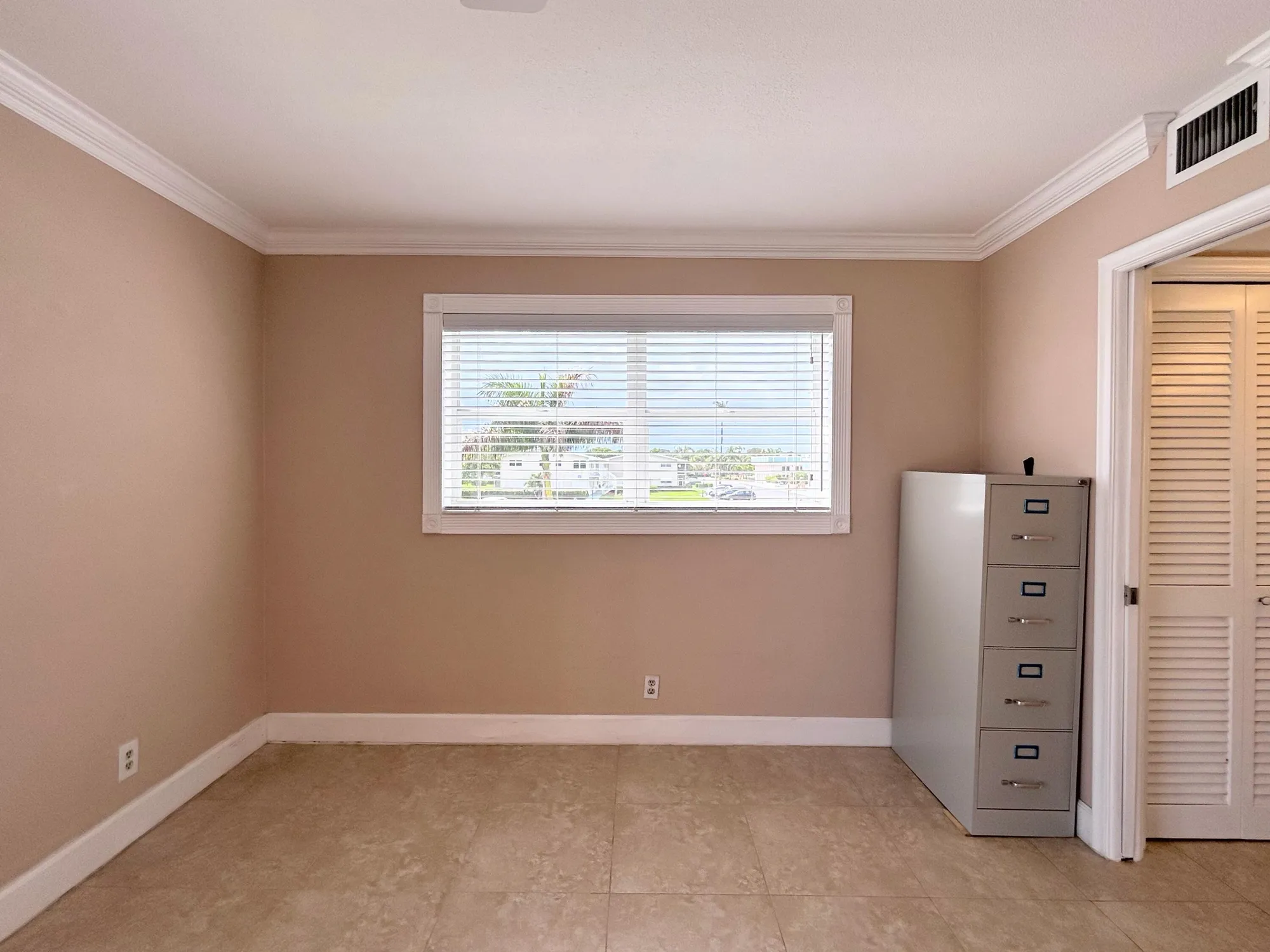Property Slideshow image 13 of 61 | 530 horizons 205, Boynton Beach, FL, 33435