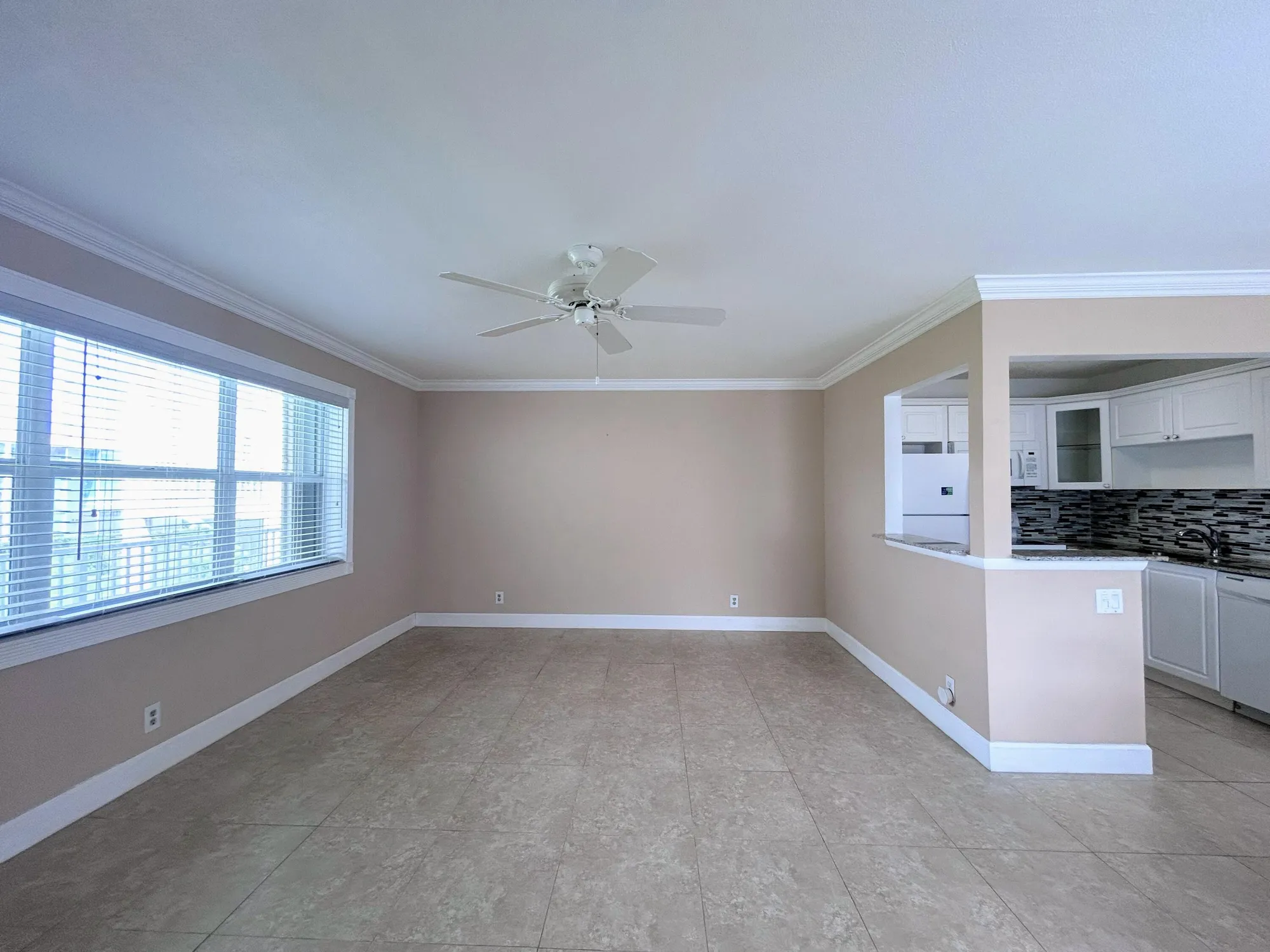 Property Slideshow image 7 of 61 | 530 horizons 205, Boynton Beach, FL, 33435