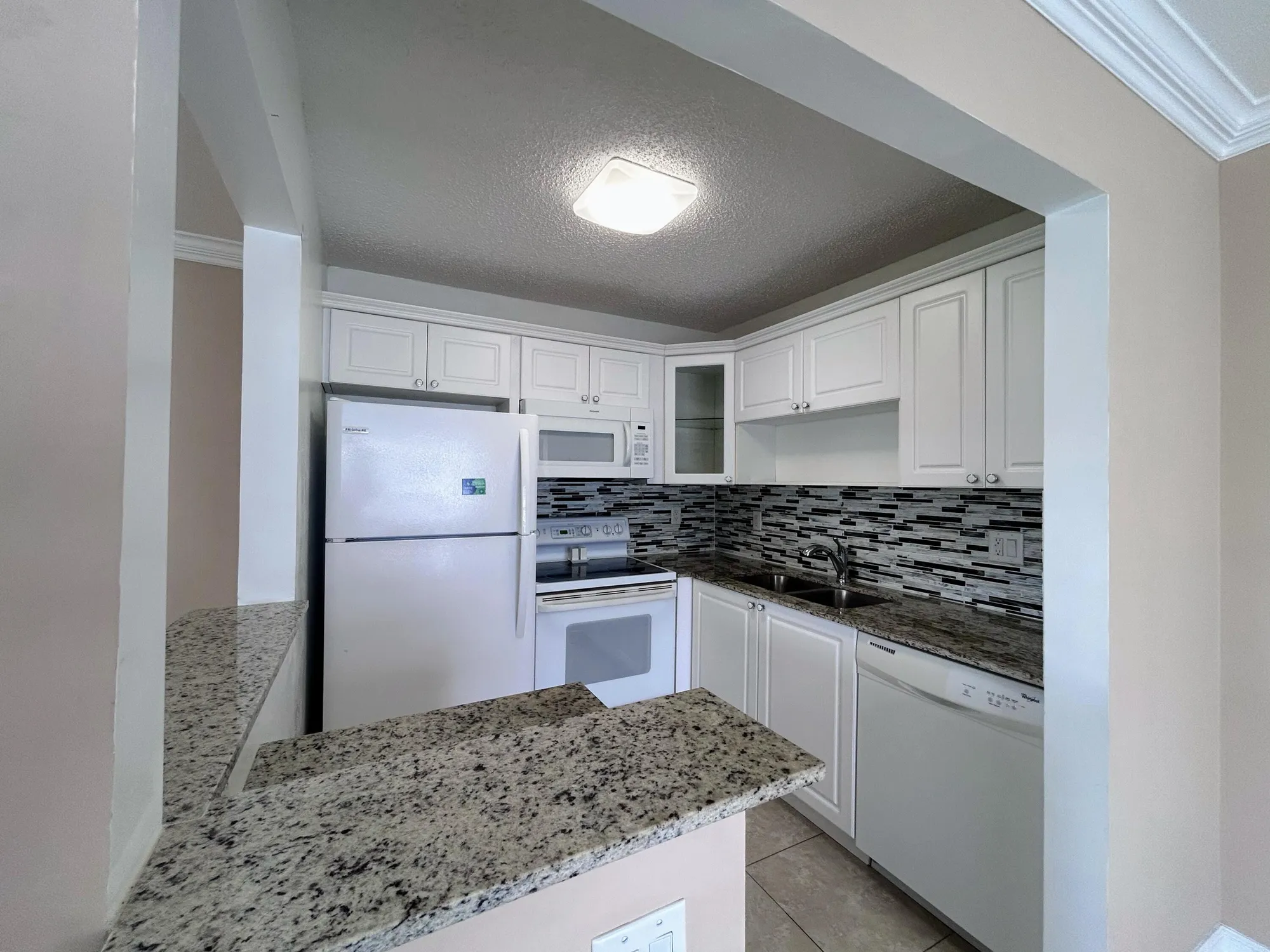 Property Slideshow image 8 of 61 | 530 horizons 205, Boynton Beach, FL, 33435