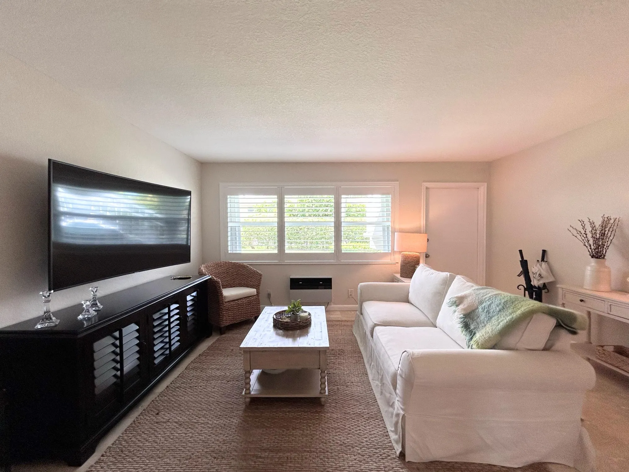 Property Slideshow image 3 of 57 | 200 horizons 111, Boynton Beach, FL, 33435