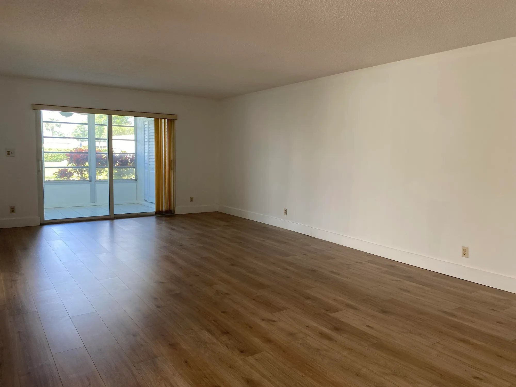 Property Slideshow image 15 of 26 | 127 lake susan dr, West Palm Beach, FL, 33411