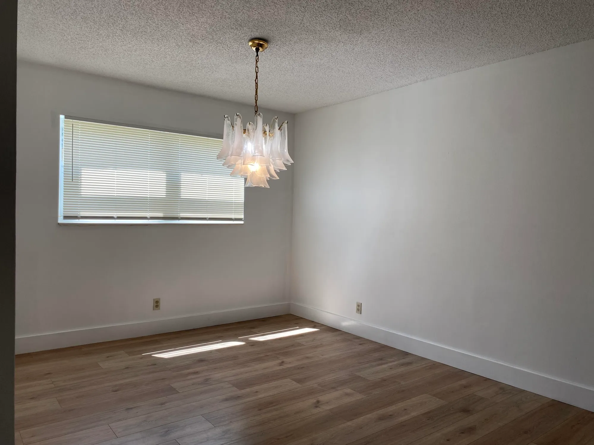 Property Slideshow image 14 of 26 | 127 lake susan dr, West Palm Beach, FL, 33411