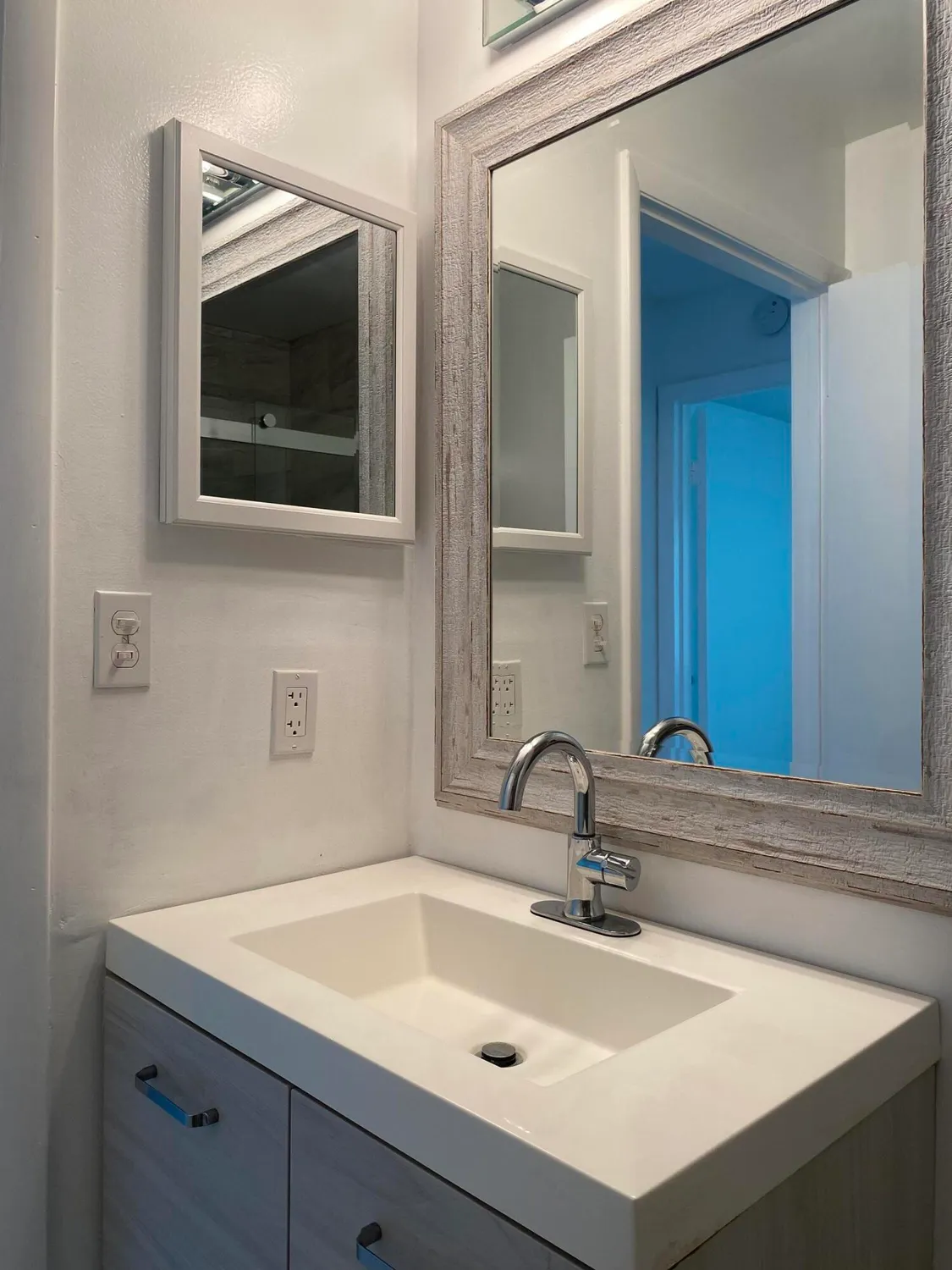 Property Slideshow image 10 of 26 | 127 lake susan dr, West Palm Beach, FL, 33411