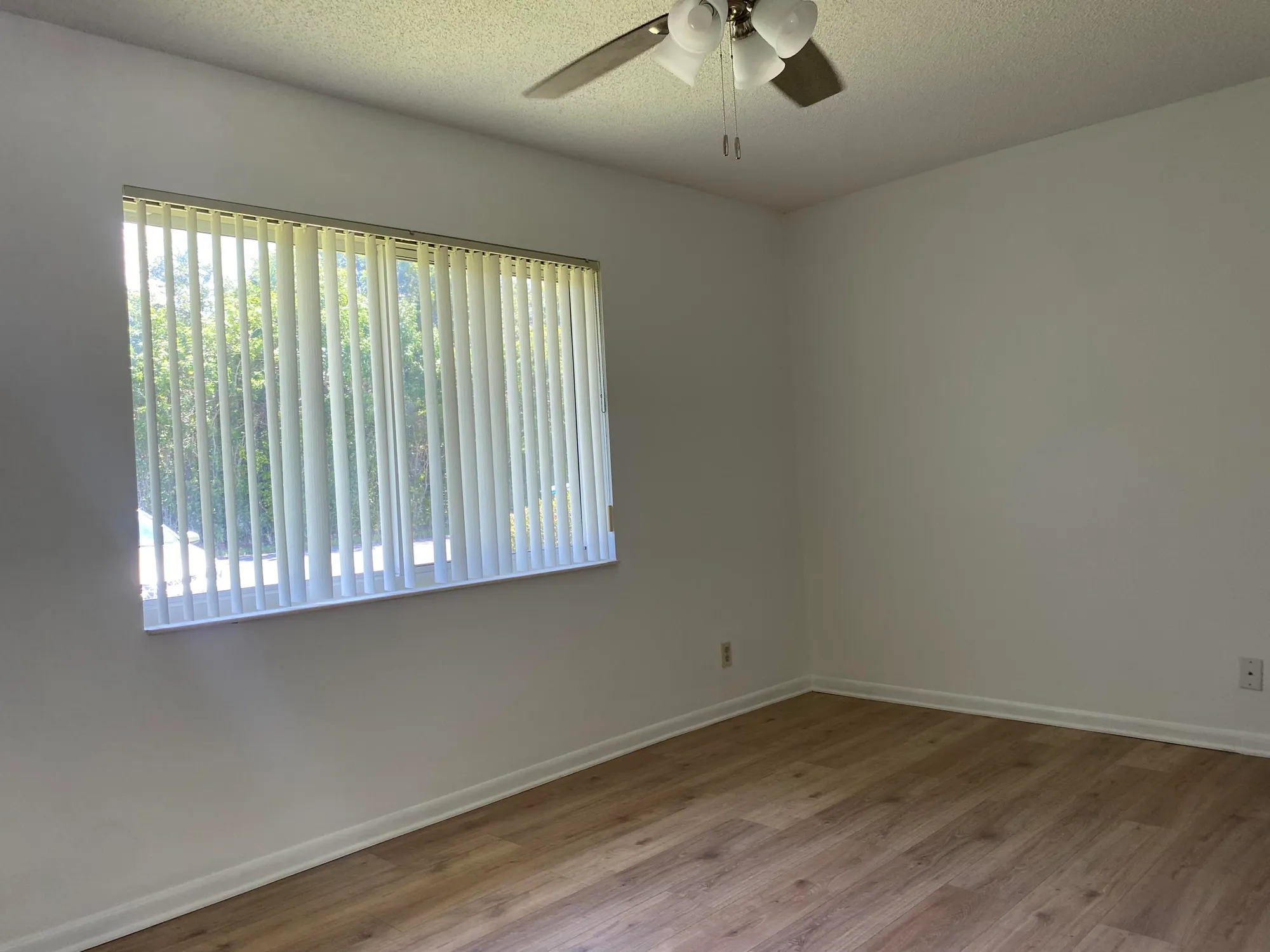 Property Slideshow image 9 of 26 | 127 lake susan dr, West Palm Beach, FL, 33411