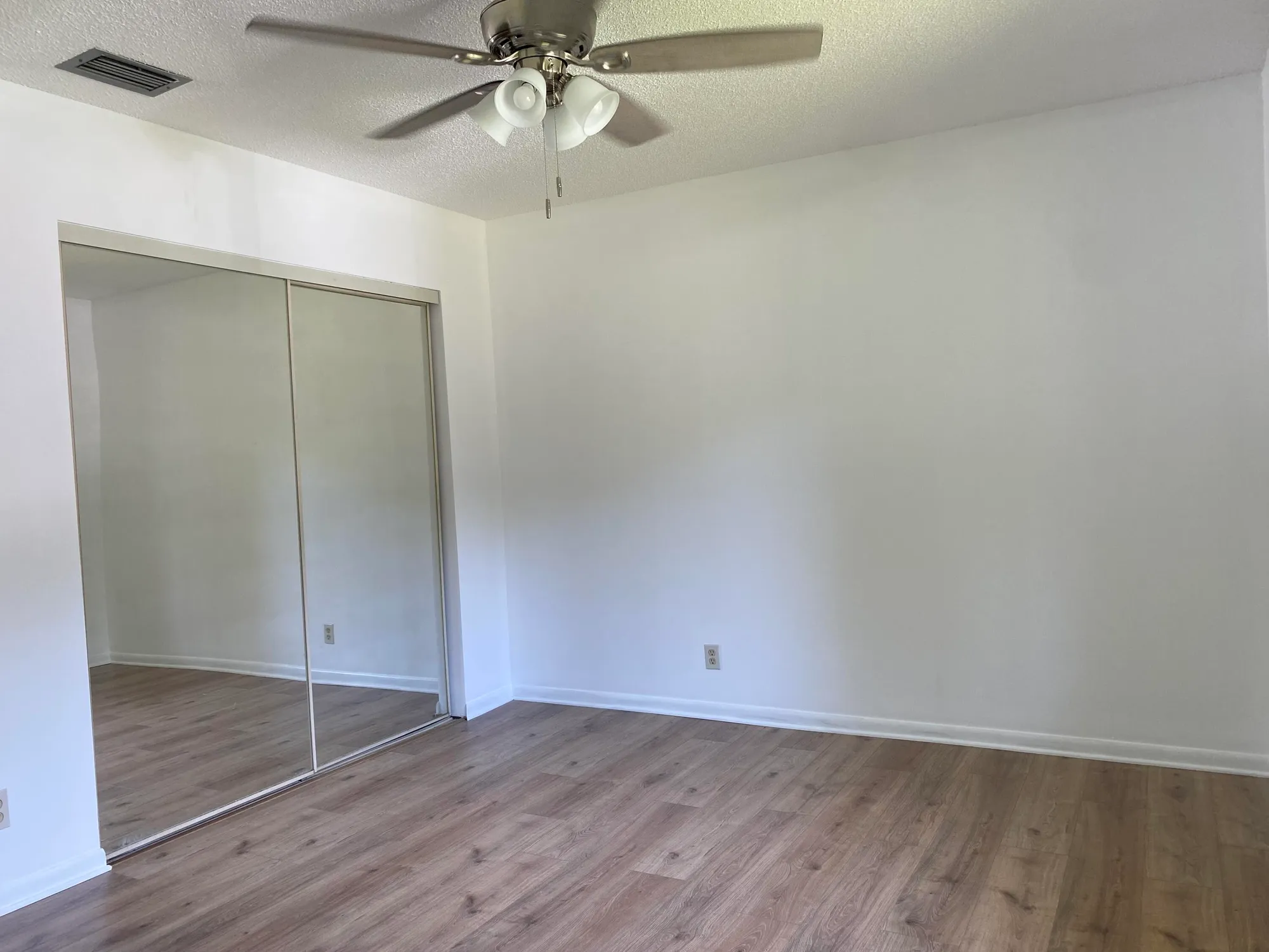 Property Slideshow image 8 of 26 | 127 lake susan dr, West Palm Beach, FL, 33411