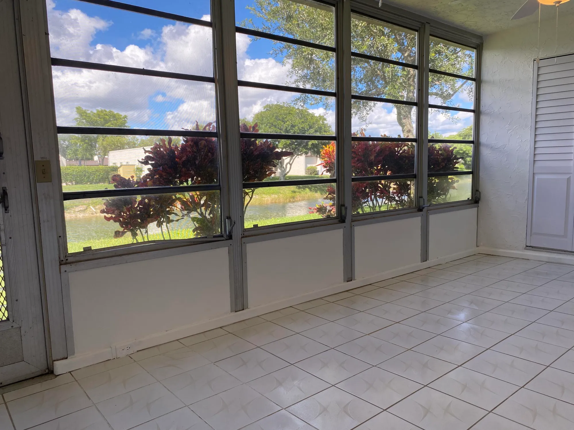 Property Slideshow image 23 of 26 | 127 lake susan dr, West Palm Beach, FL, 33411