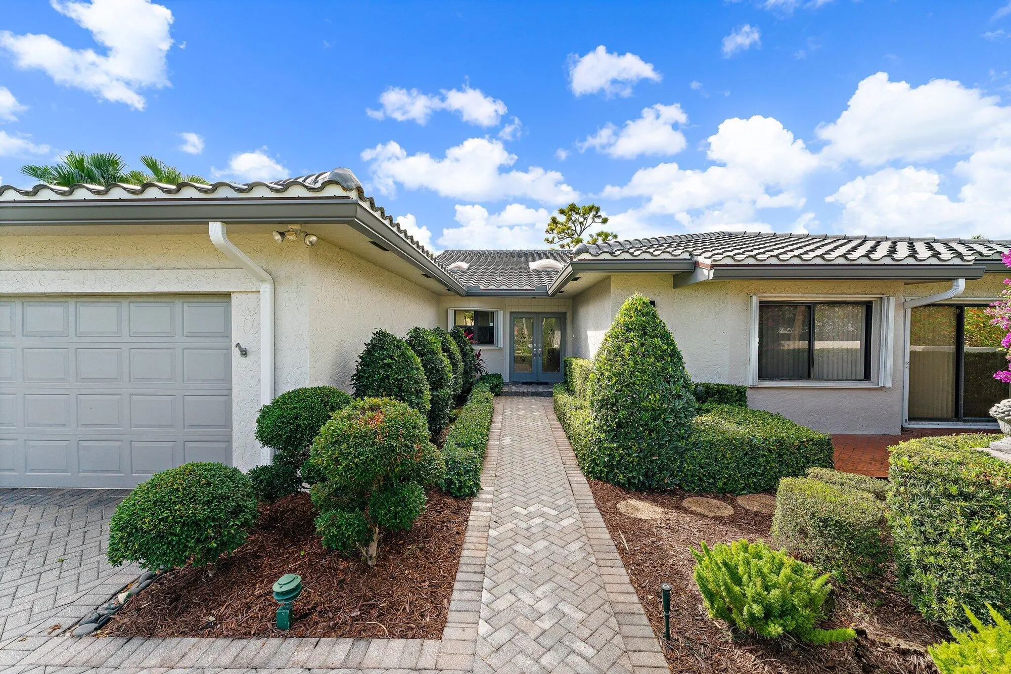 Property Slideshow image 2 of 68 | 63 northwoods ln, Boynton Beach, FL, 33436