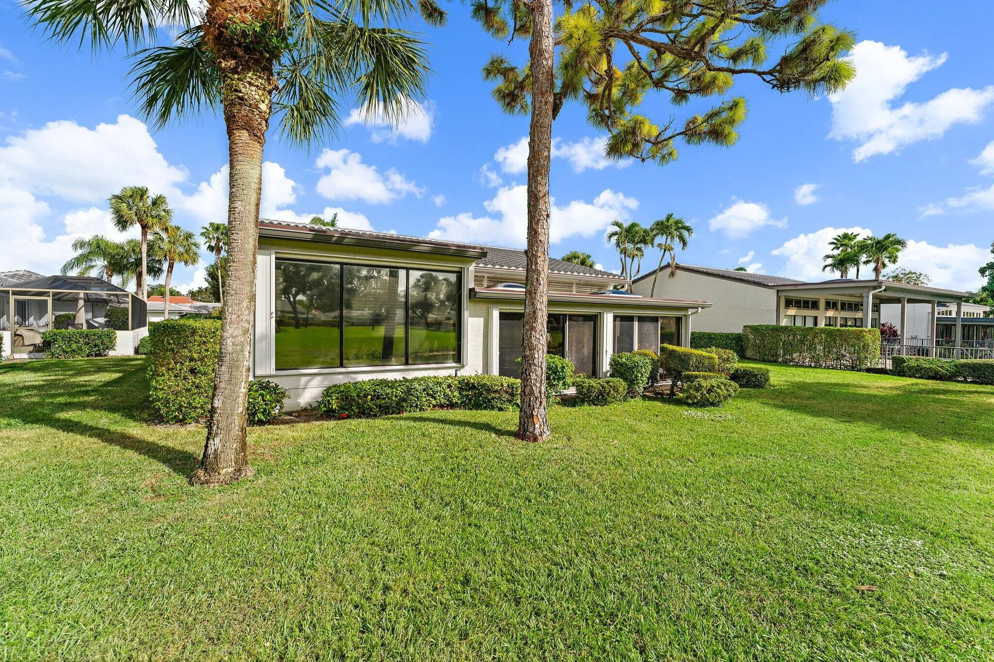 Property Slideshow image 5 of 68 | 63 northwoods ln, Boynton Beach, FL, 33436