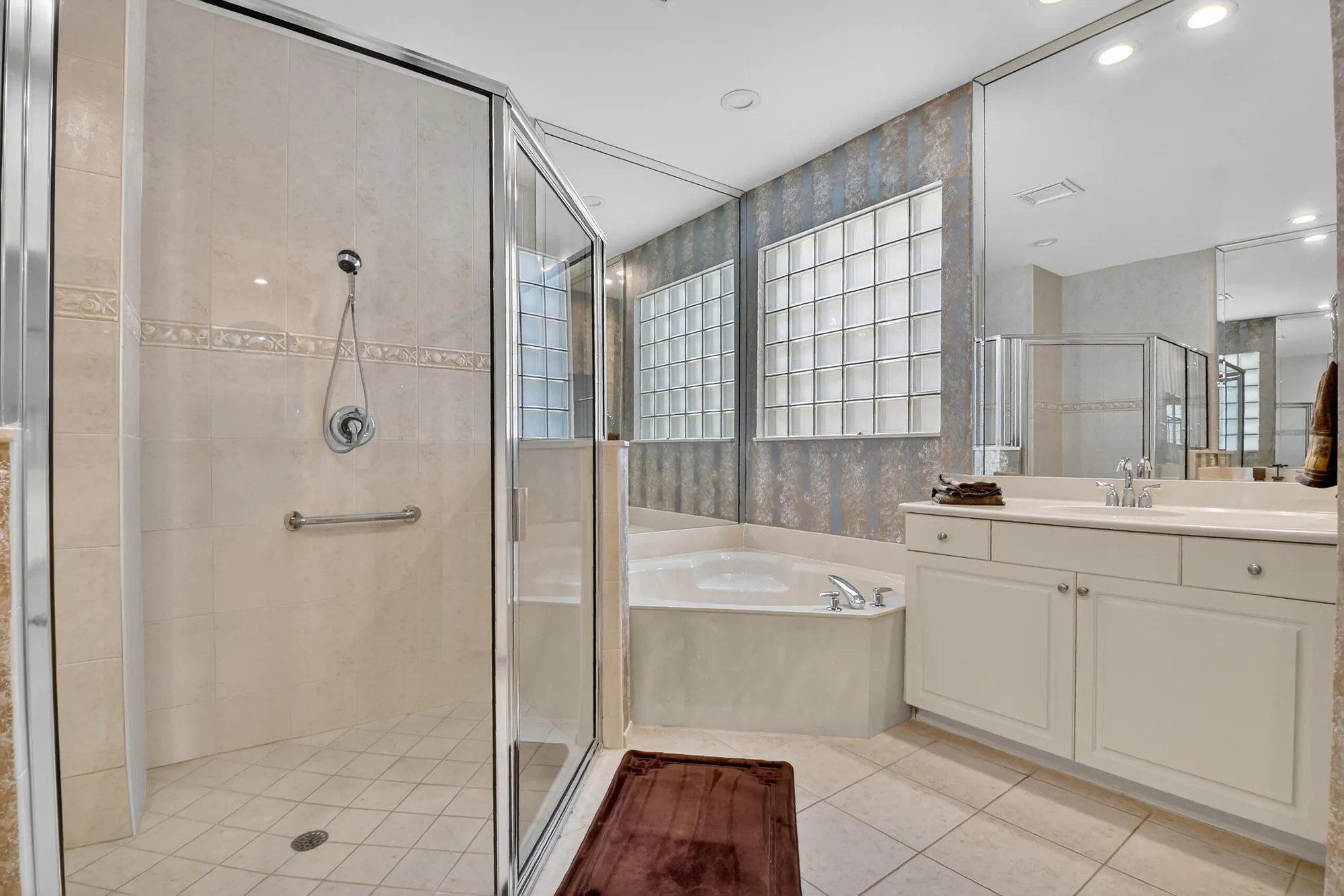 Property Slideshow image 38 of 100 | 10096 armani dr, Boynton Beach, FL, 33437