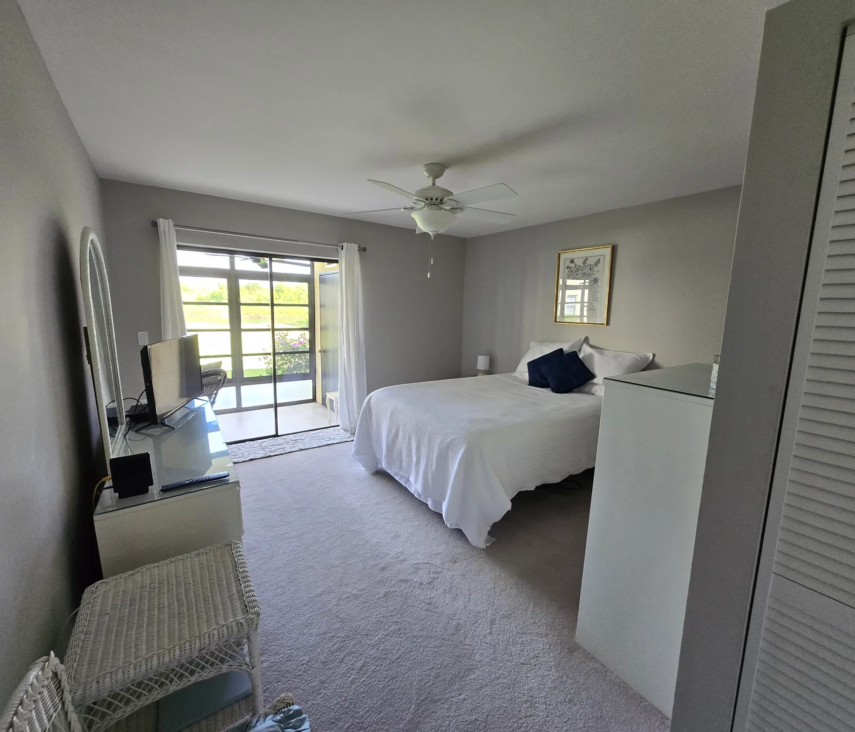 Property Slideshow image 8 of 26 | 841 sw south river dr apt 102, Stuart, FL, 34997