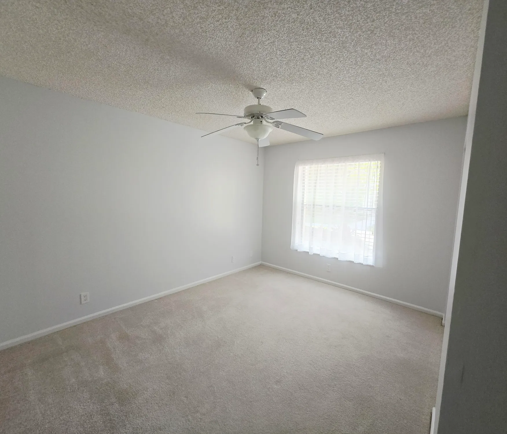 Property Slideshow image 4 of 26 | 841 sw south river dr apt 102, Stuart, FL, 34997