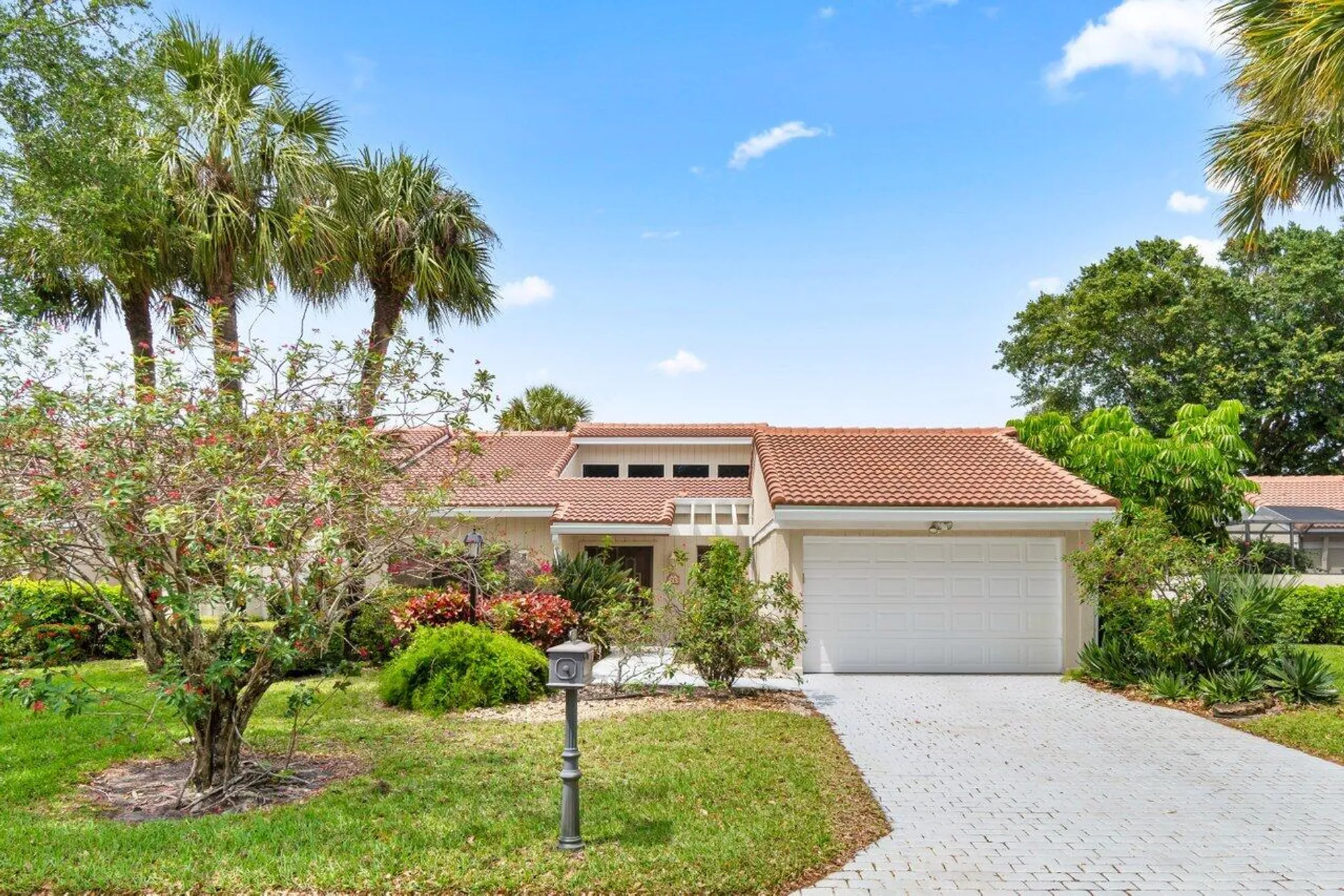 Property Slideshow image 2 of 56 | 25 glens dr w, Boynton Beach, FL, 33436