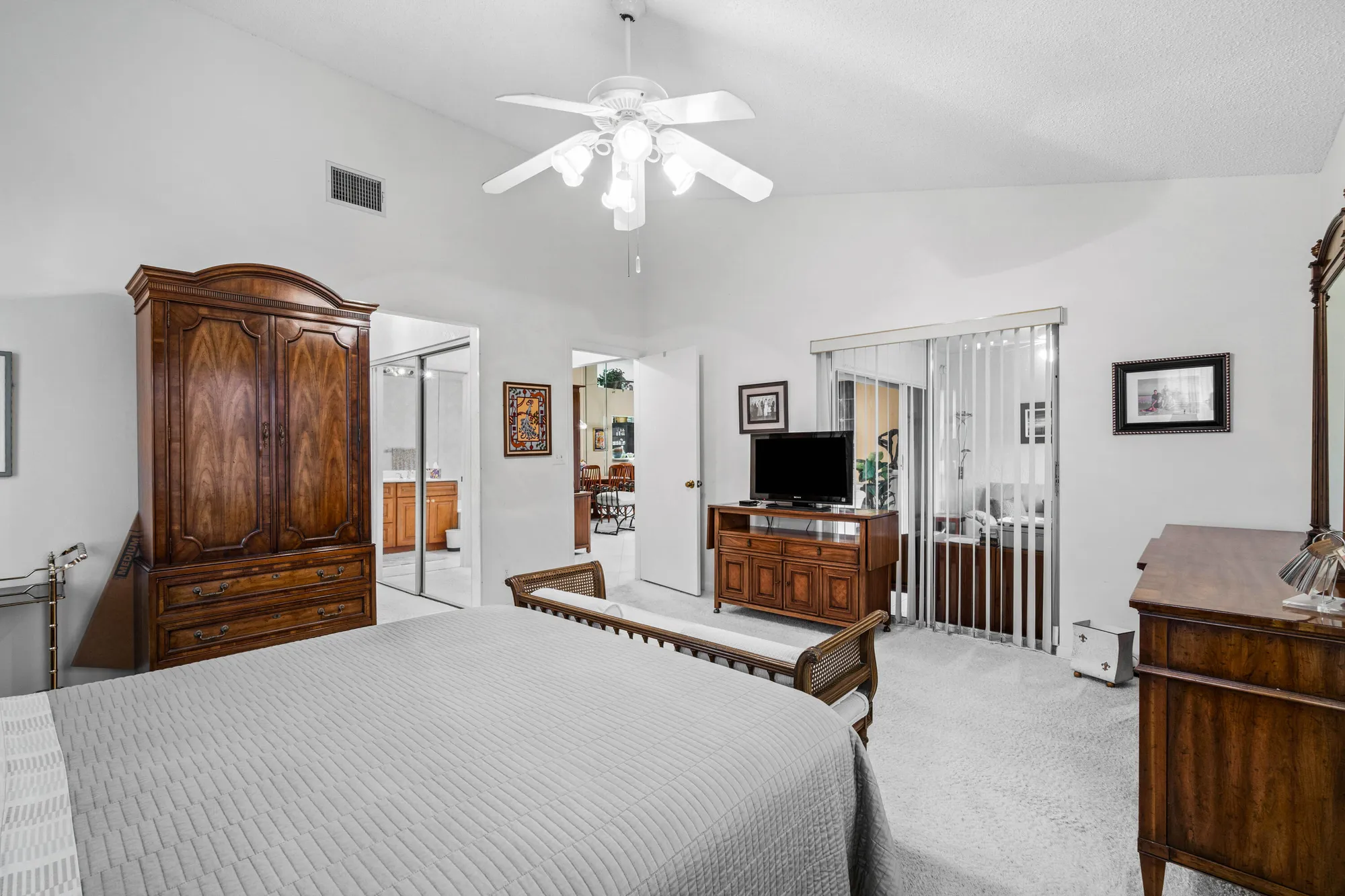 Property Slideshow image 16 of 27 | 7550 diamond pointe cir, Delray Beach, FL, 33446