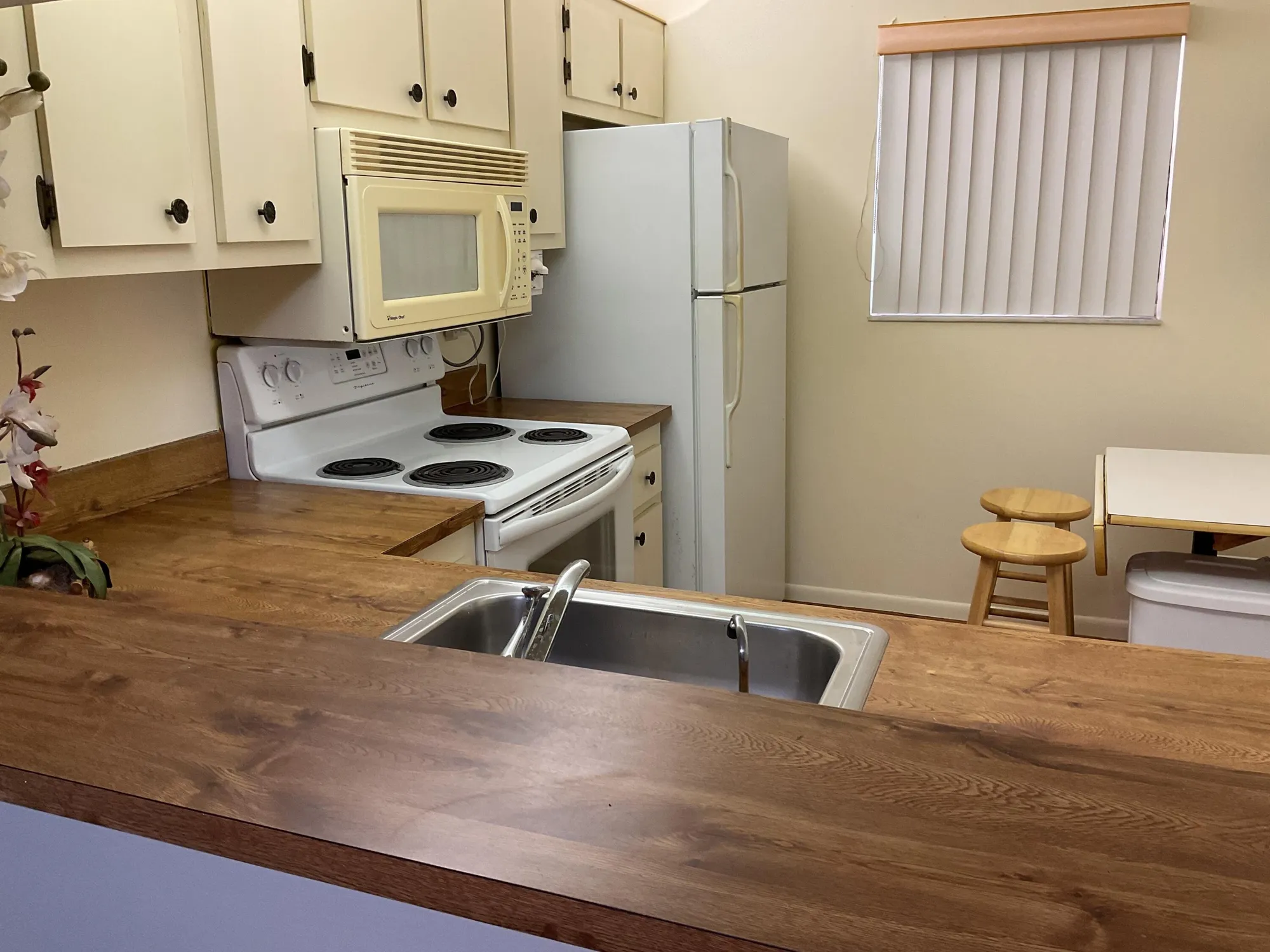 Property Slideshow image 5 of 18 | 7214 golf colony ct apt 101, Lake Worth, FL, 33467