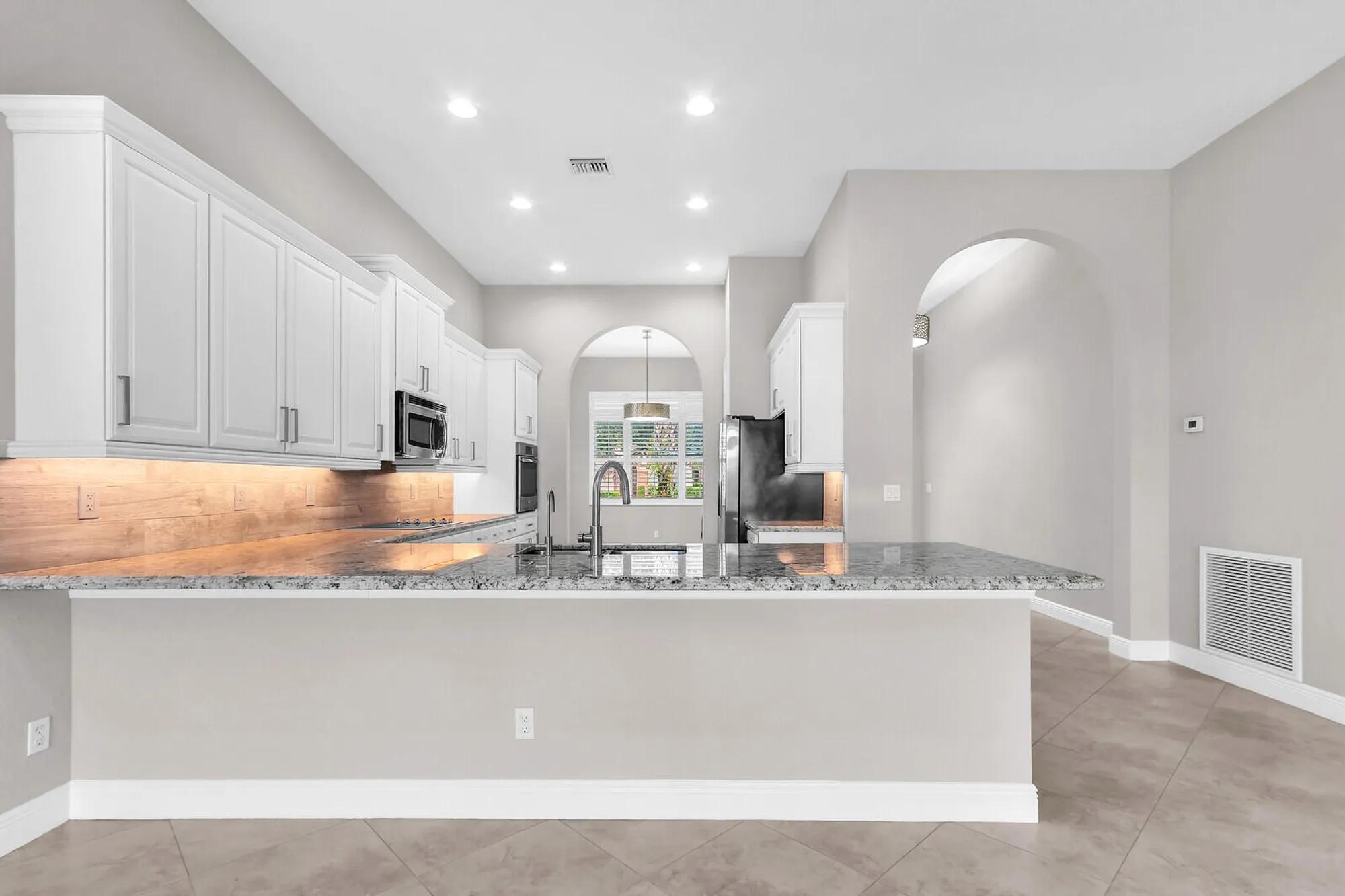 Property Slideshow image 17 of 76 | 10464 sw visconti way, Port Saint Lucie, FL, 34986