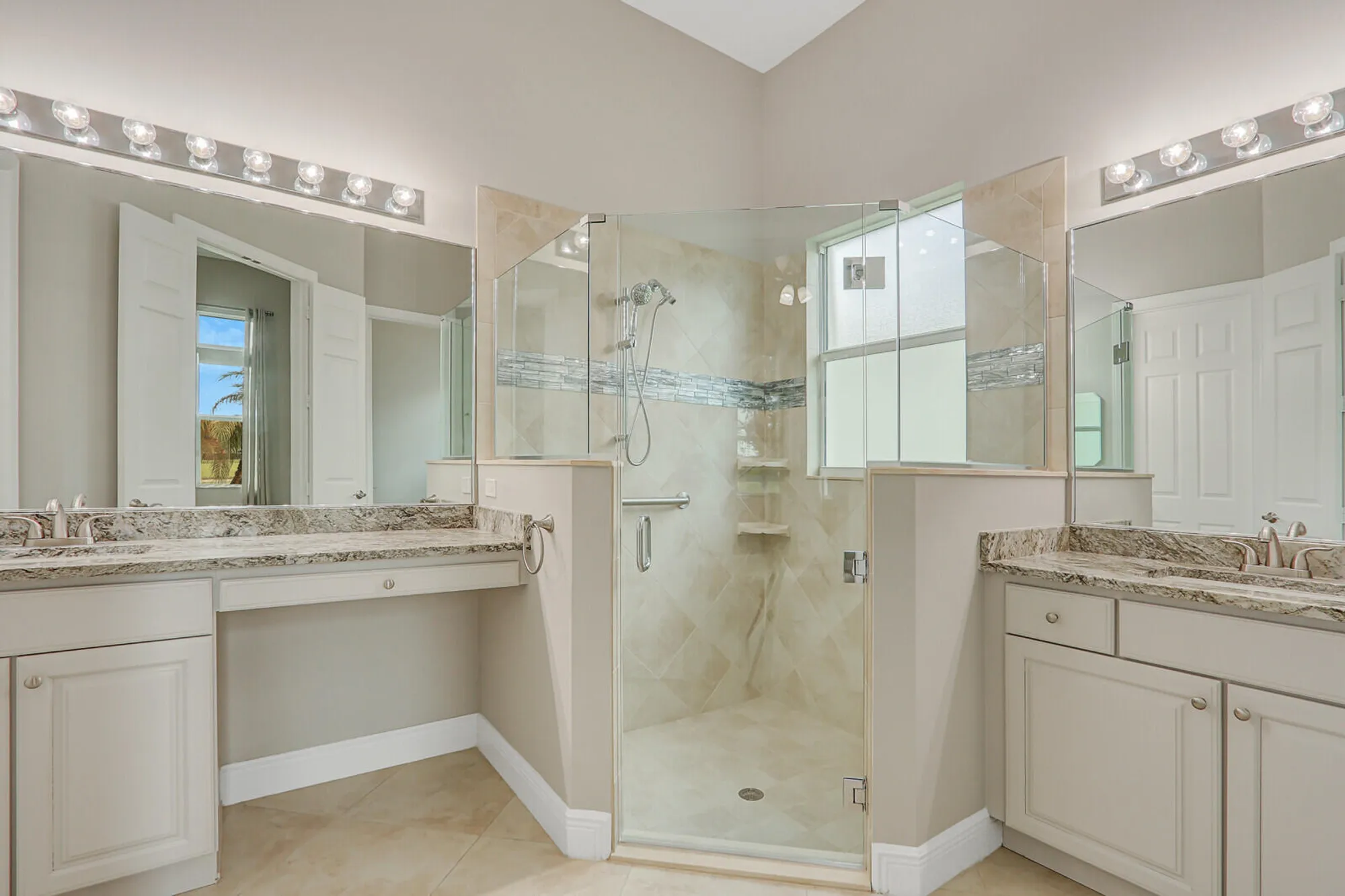 Property Slideshow image 28 of 76 | 10464 sw visconti way, Port Saint Lucie, FL, 34986