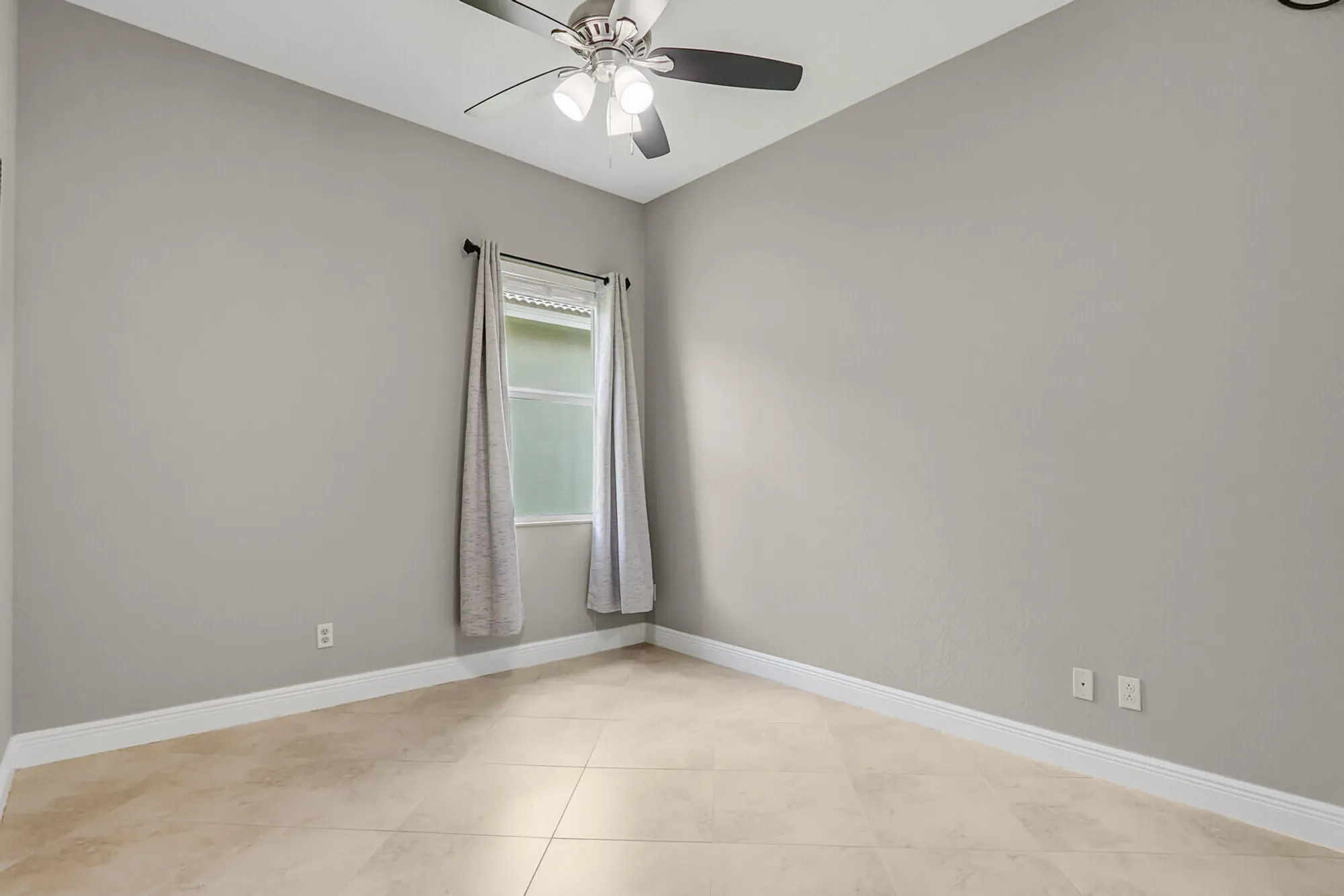 Property Slideshow image 33 of 76 | 10464 sw visconti way, Port Saint Lucie, FL, 34986