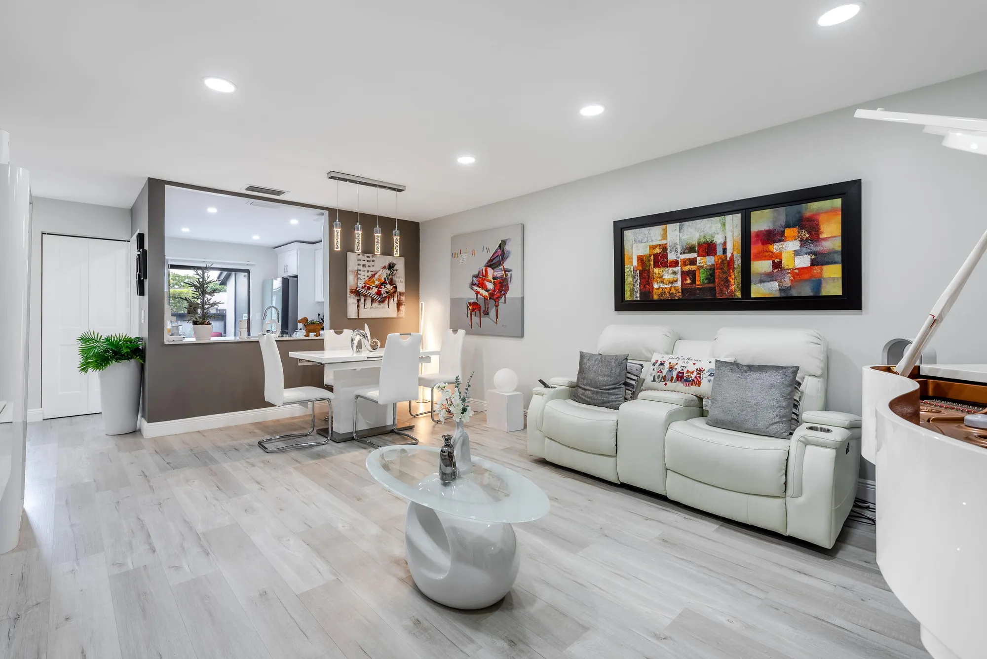 Property Slideshow image 9 of 29 | 403 northgate ct, Royal Palm Beach, FL, 33411