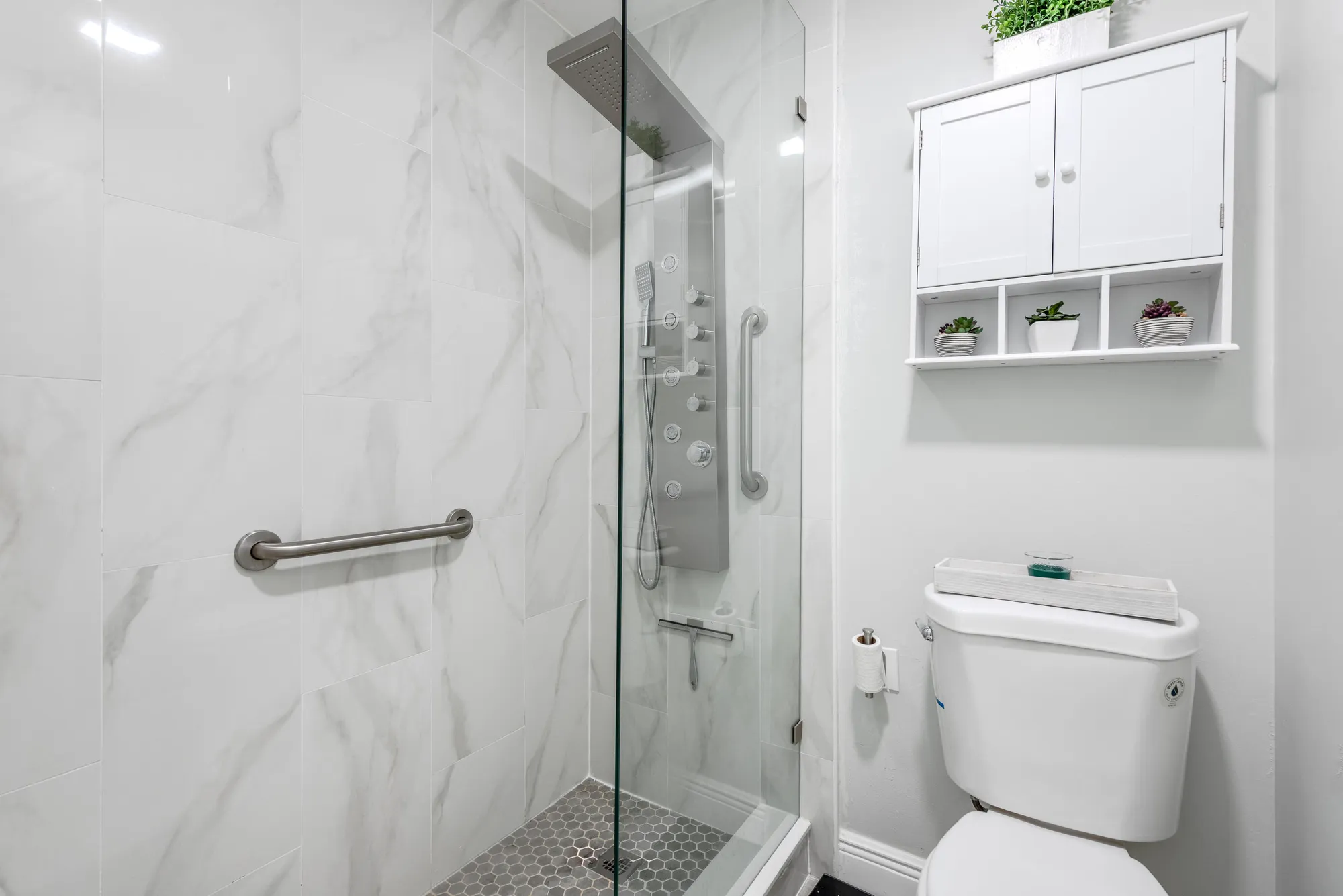 Property Slideshow image 18 of 29 | 403 northgate ct, Royal Palm Beach, FL, 33411