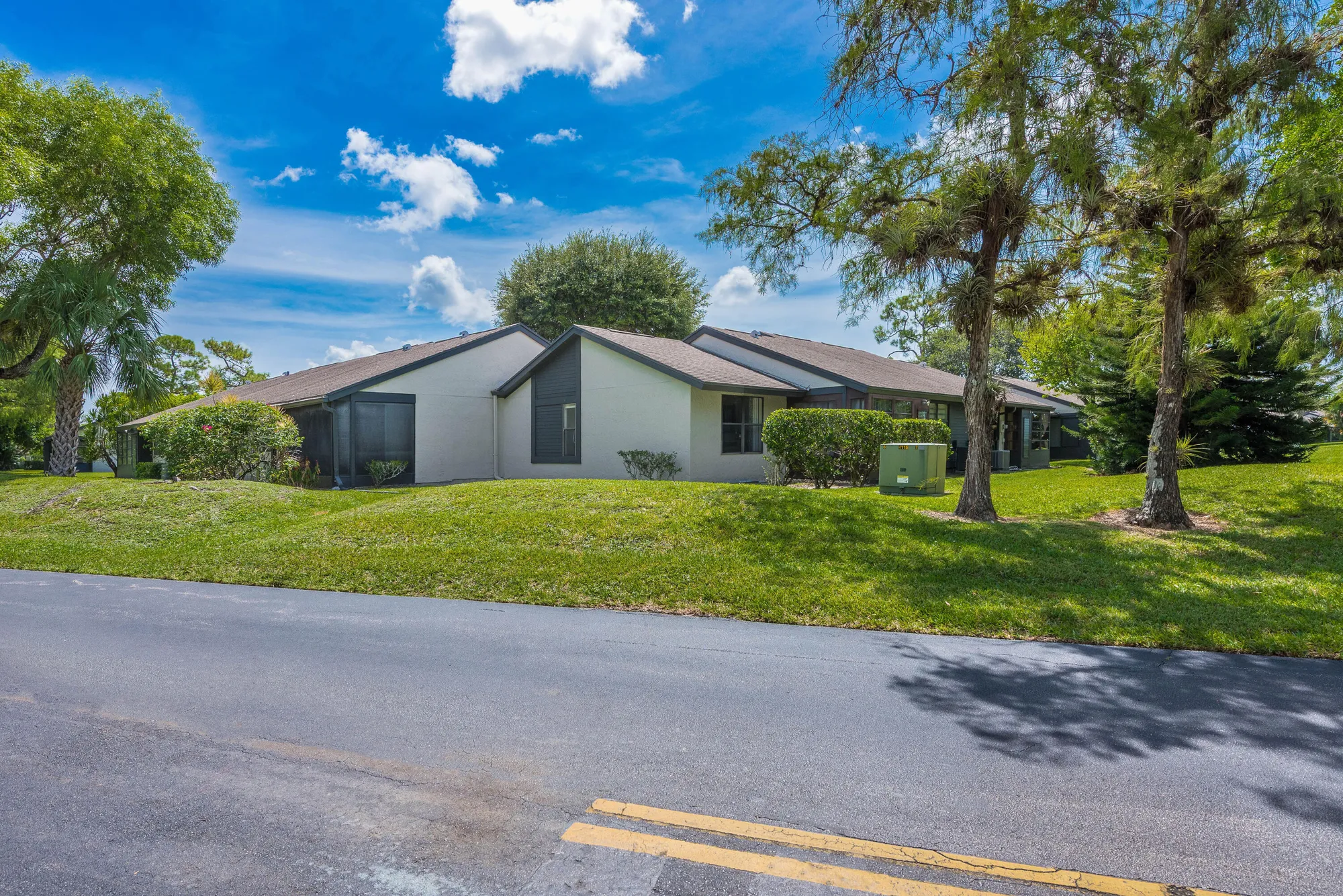 Property Slideshow image 25 of 29 | 403 northgate ct, Royal Palm Beach, FL, 33411