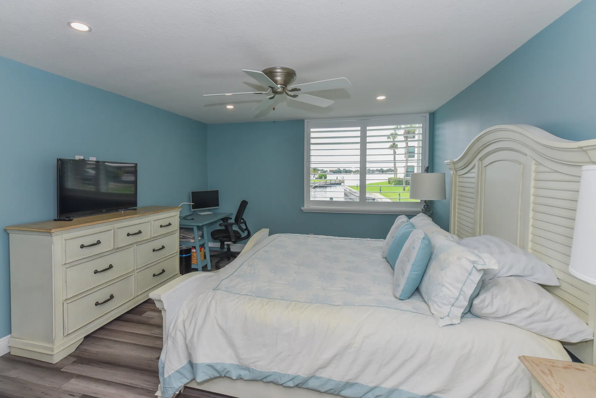 Property Slideshow image 16 of 34 | 1950 sw palm city rd apt 11105, Stuart, FL, 34994