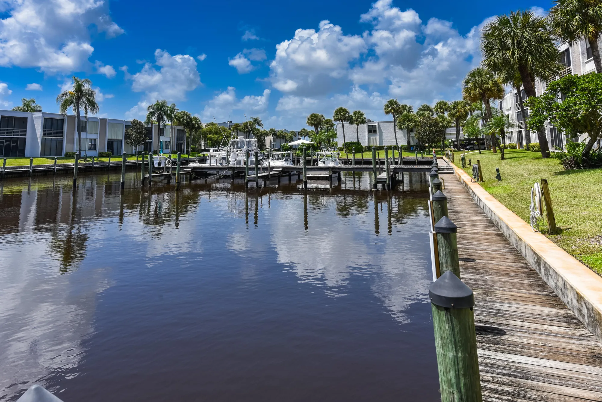 Property Slideshow image 25 of 34 | 1950 sw palm city rd apt 11105, Stuart, FL, 34994