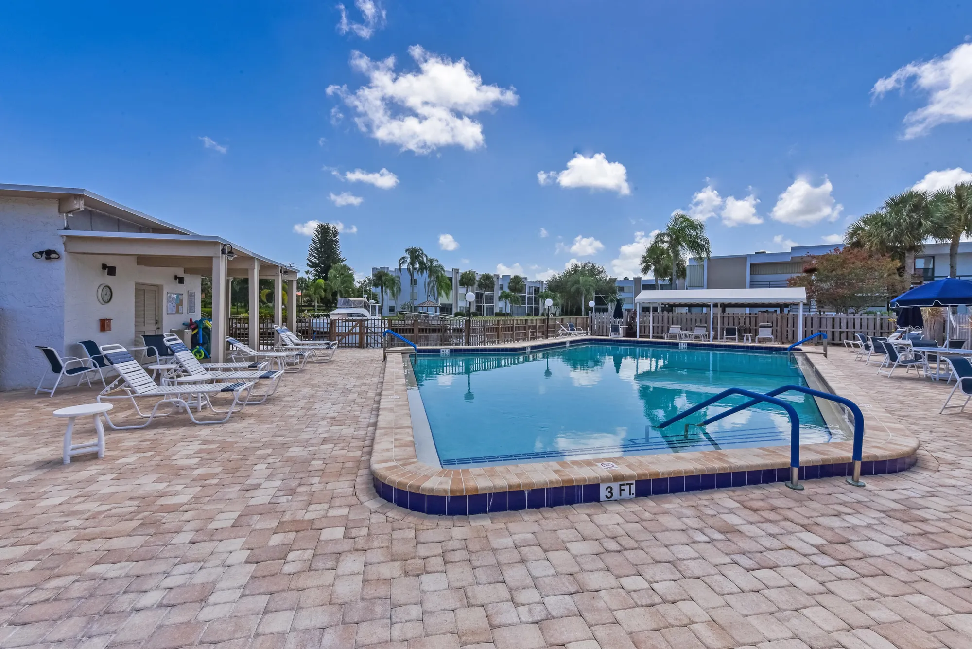 Property Slideshow image 31 of 34 | 1950 sw palm city rd apt 11105, Stuart, FL, 34994