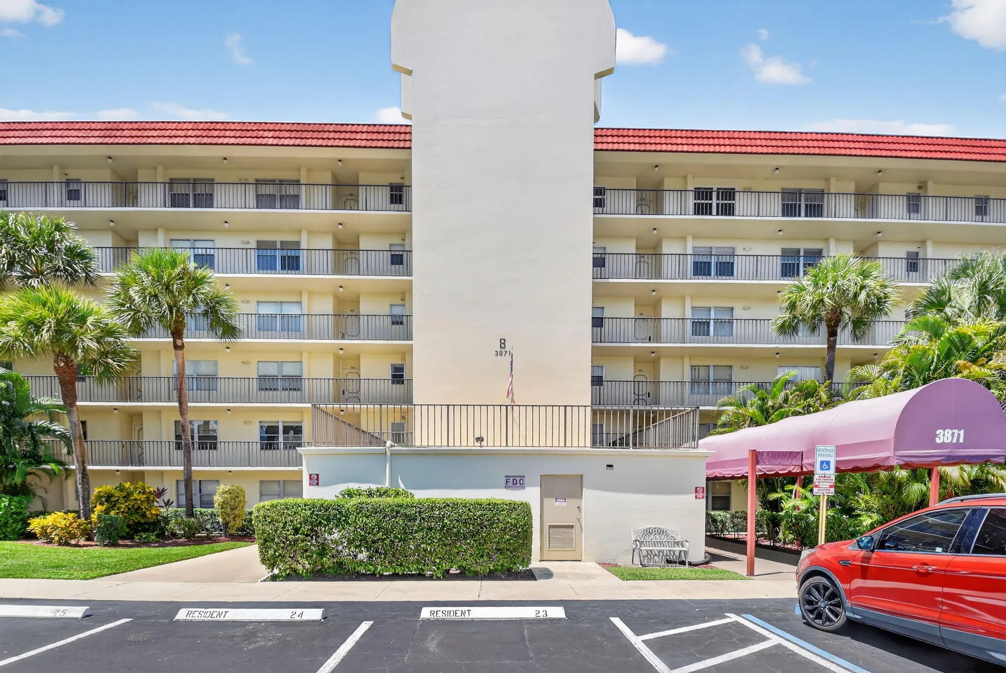 Property Slideshow image 9 of 30 | 3871 via poinciana apt 404, Lake Worth, FL, 33467
