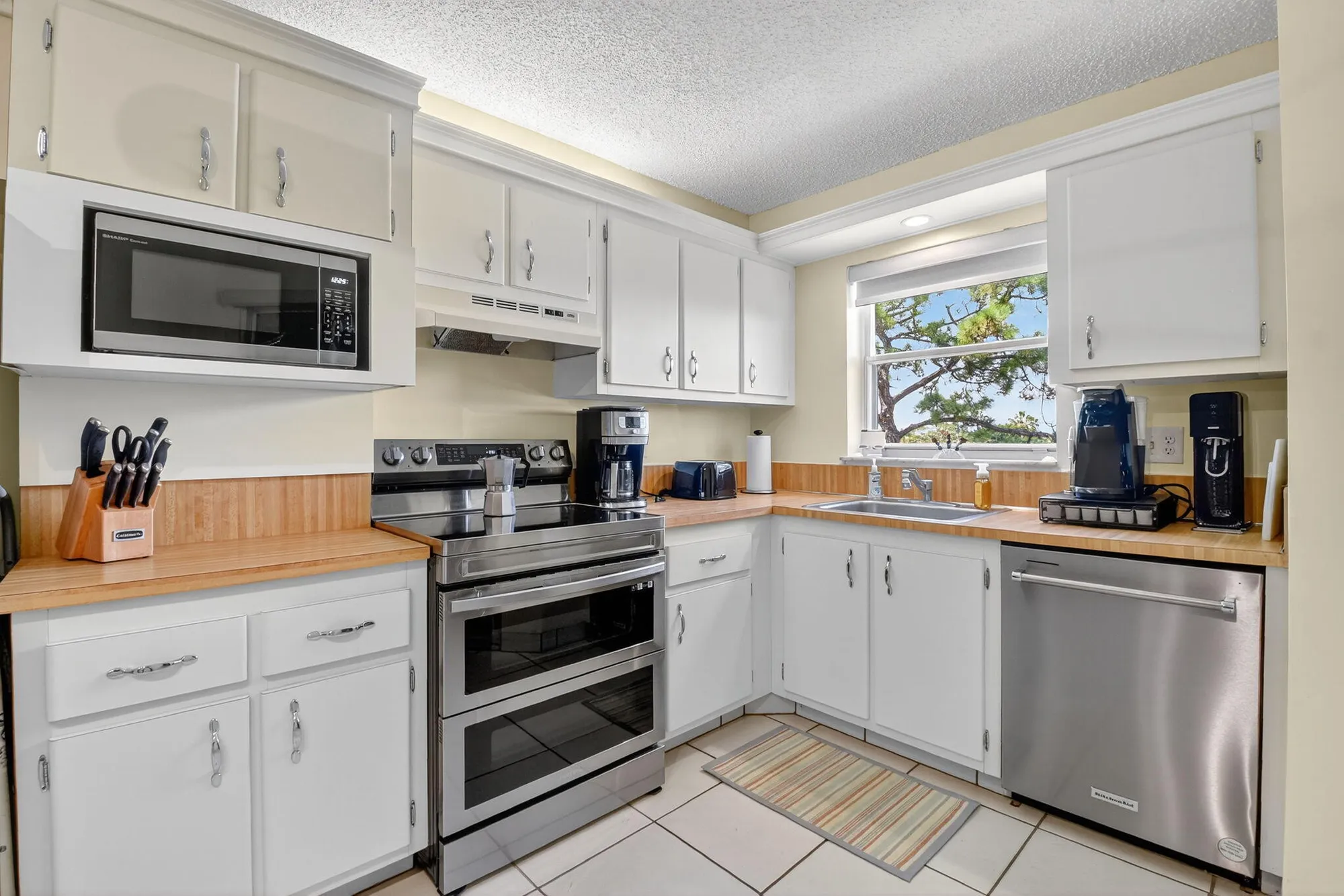 Property Slideshow image 11 of 30 | 3871 via poinciana apt 404, Lake Worth, FL, 33467