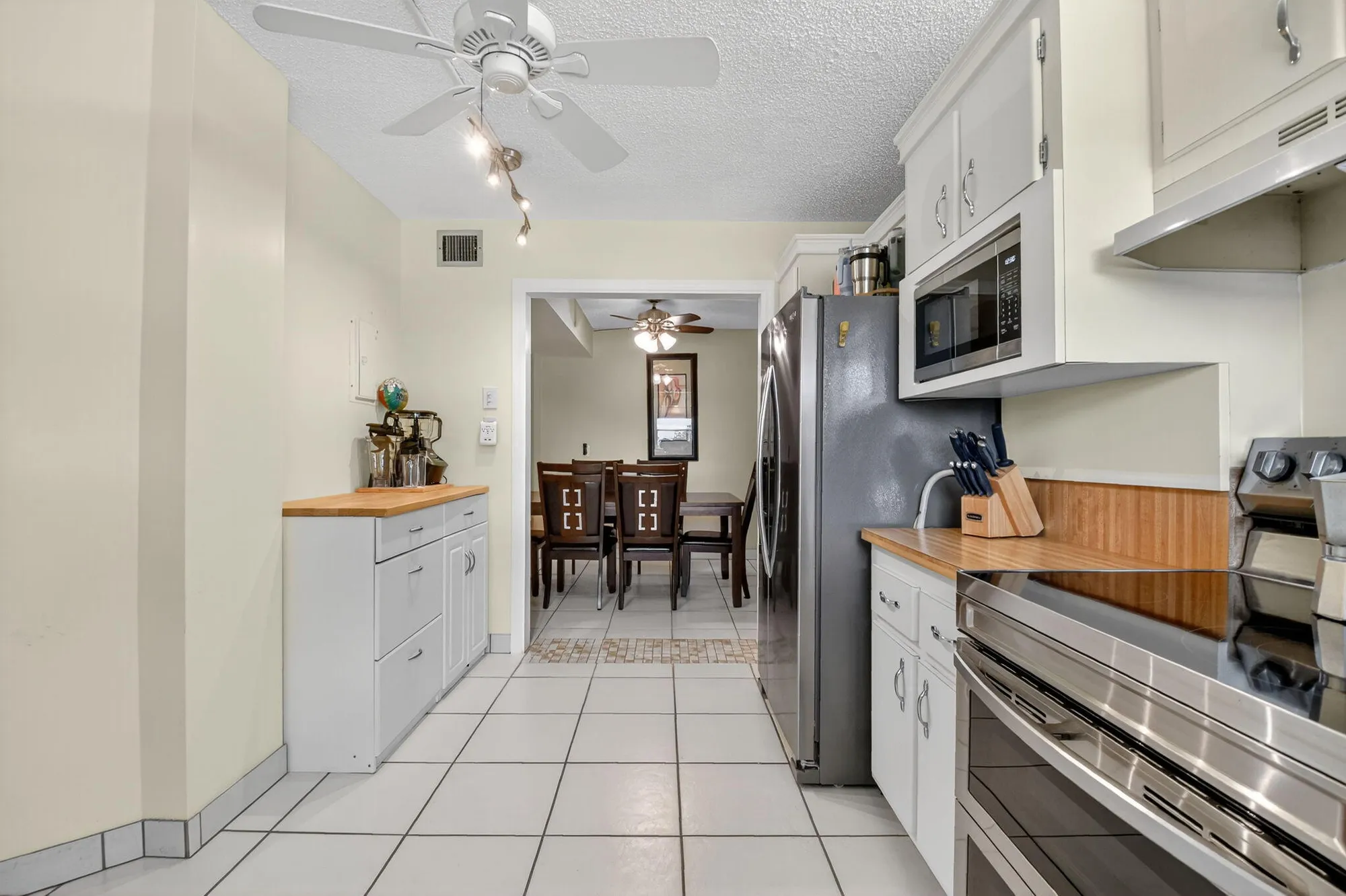 Property Slideshow image 13 of 30 | 3871 via poinciana apt 404, Lake Worth, FL, 33467