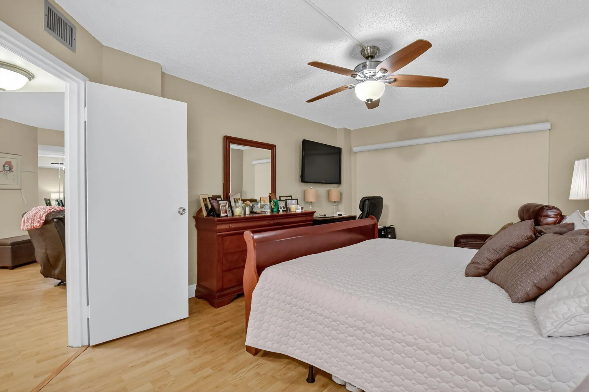Property Slideshow image 22 of 30 | 3871 via poinciana apt 404, Lake Worth, FL, 33467
