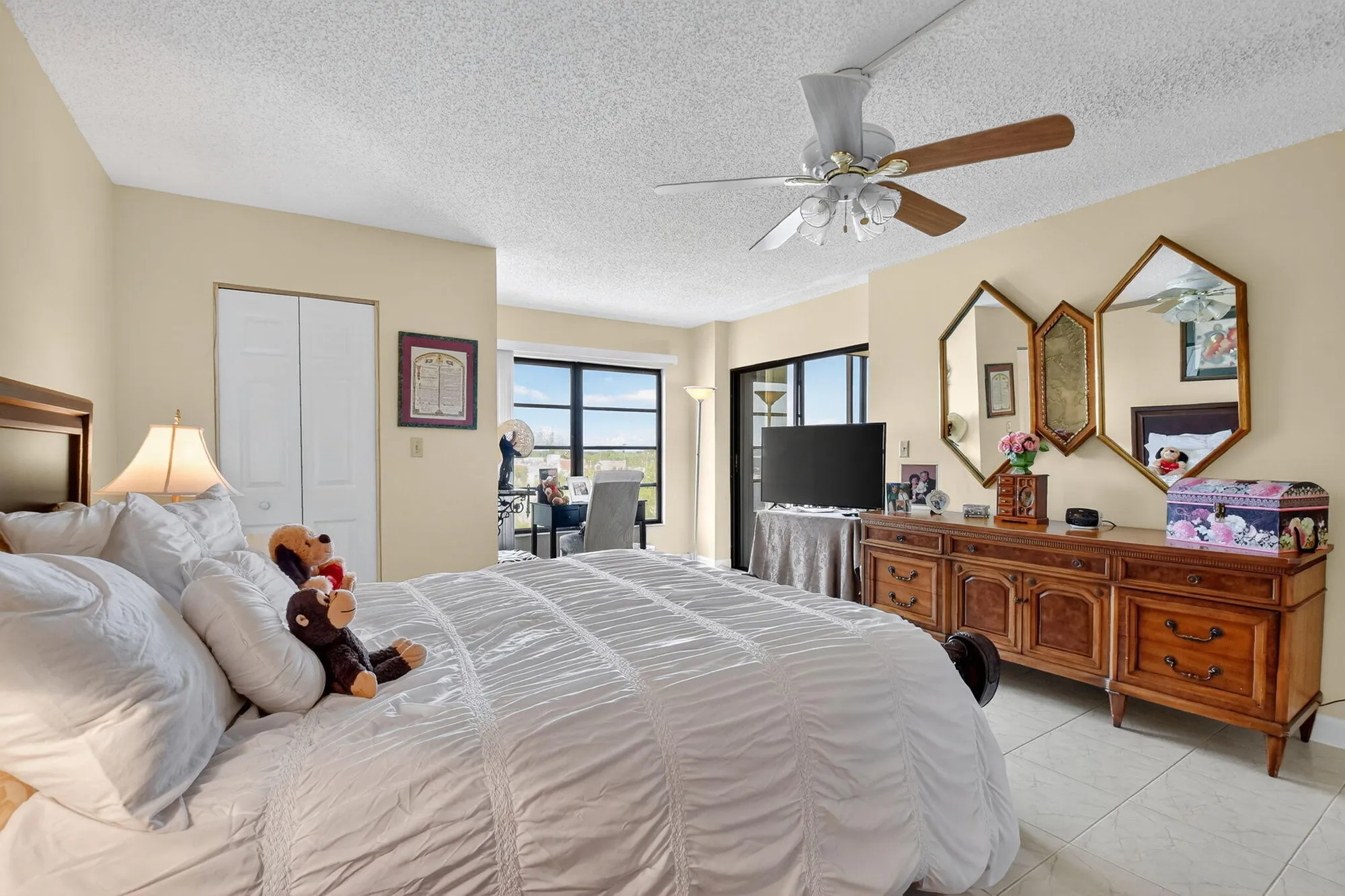Property Slideshow image 5 of 32 | 14460 strathmore ln apt 605, Delray Beach, FL, 33446