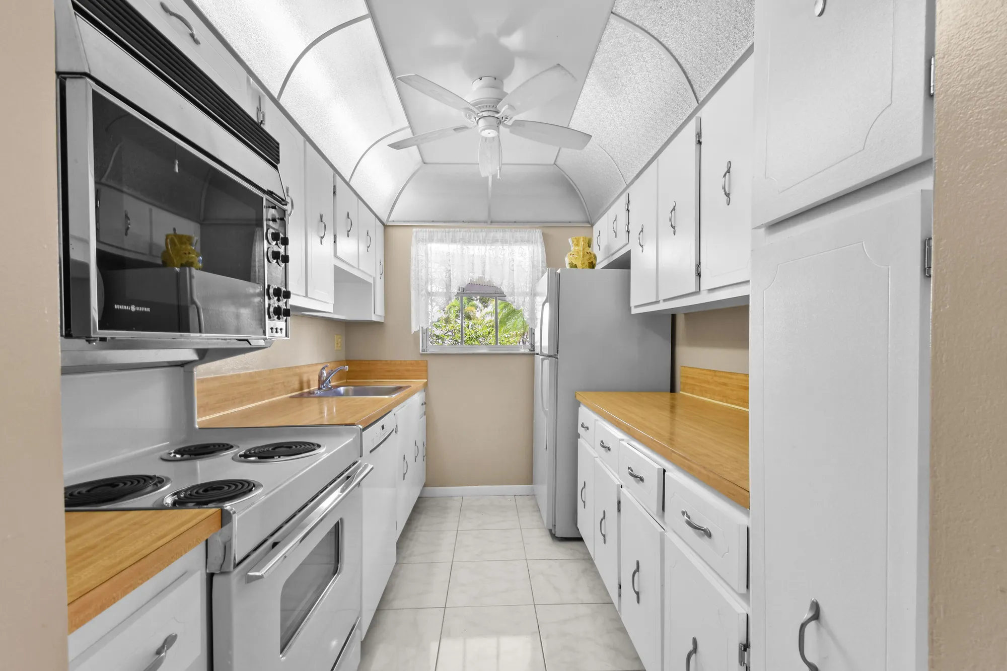 Property Slideshow image 12 of 36 | 1097 circle ter c, Delray Beach, FL, 33445