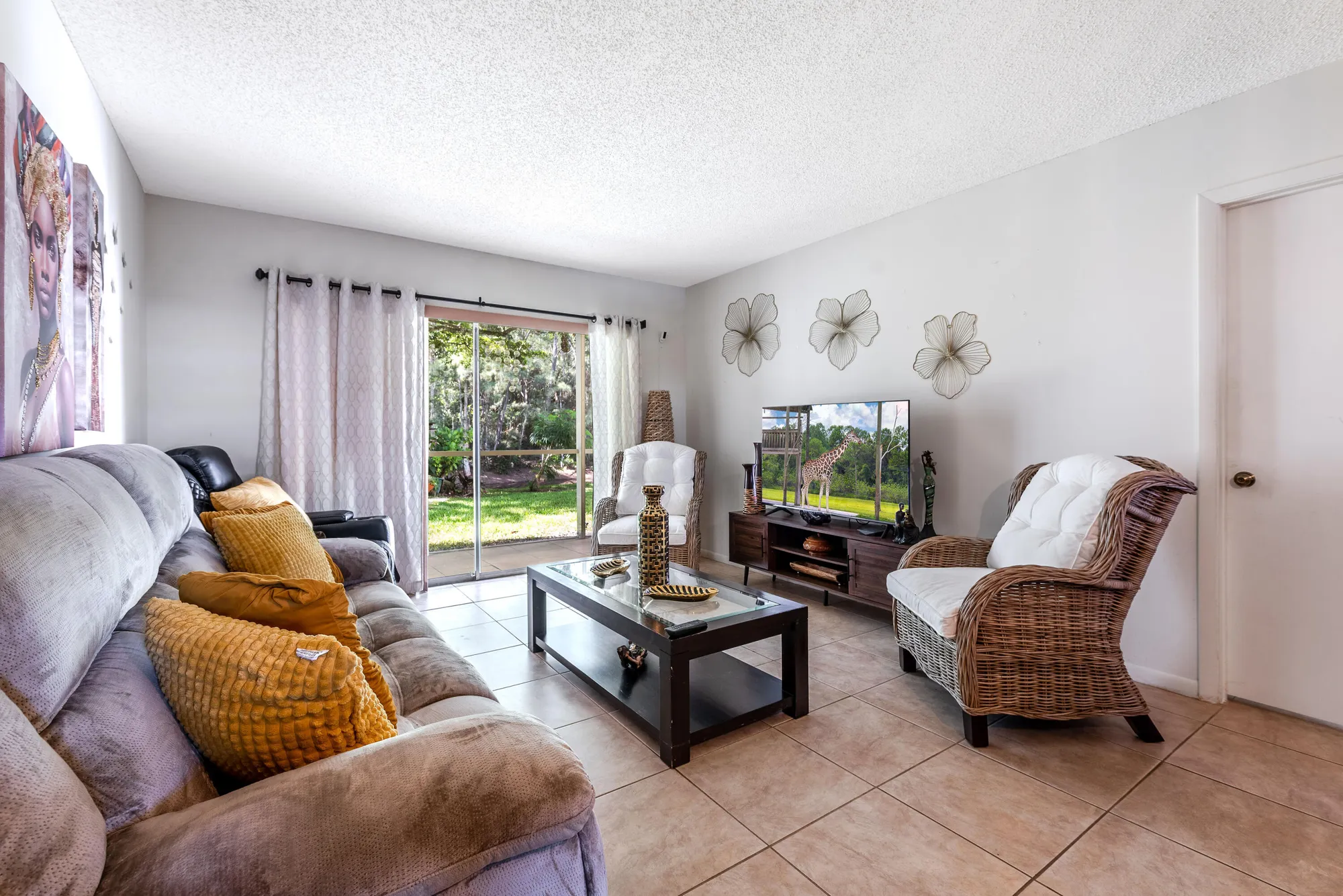 Property Slideshow image 11 of 30 | 150 lake meryl dr apt 143, West Palm Beach, FL, 33411