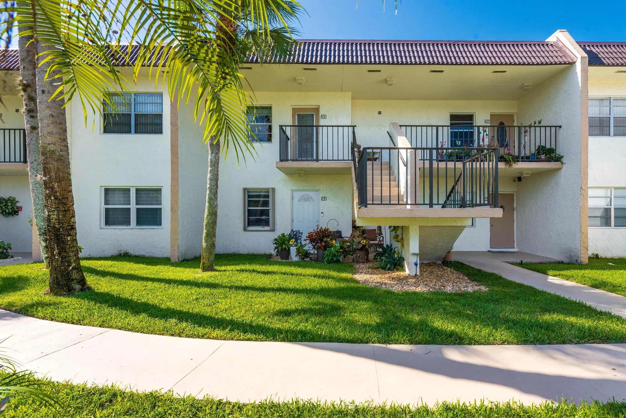 Property Slideshow image 20 of 30 | 150 lake meryl dr apt 143, West Palm Beach, FL, 33411