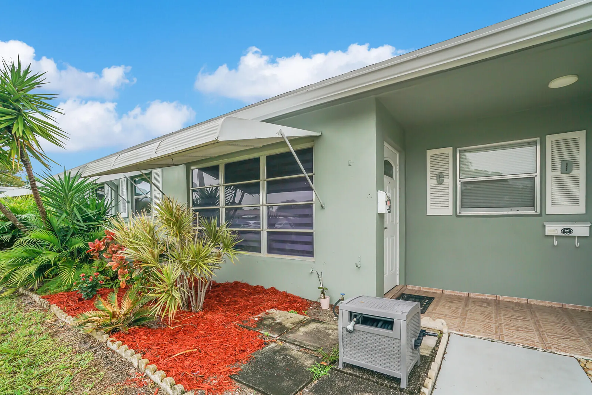 Property Slideshow image 1 of 26 | 902 south dr c, Delray Beach, FL, 33445