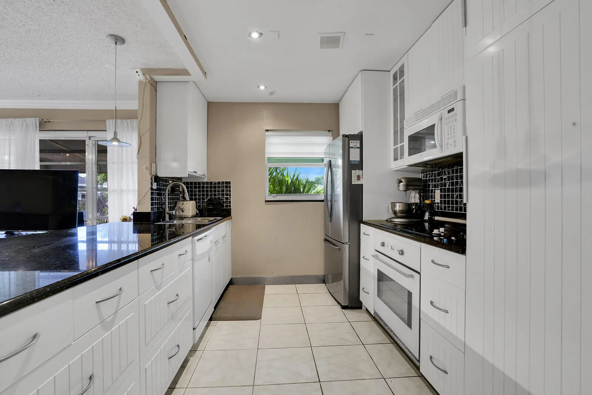 Property Slideshow image 14 of 26 | 902 south dr c, Delray Beach, FL, 33445
